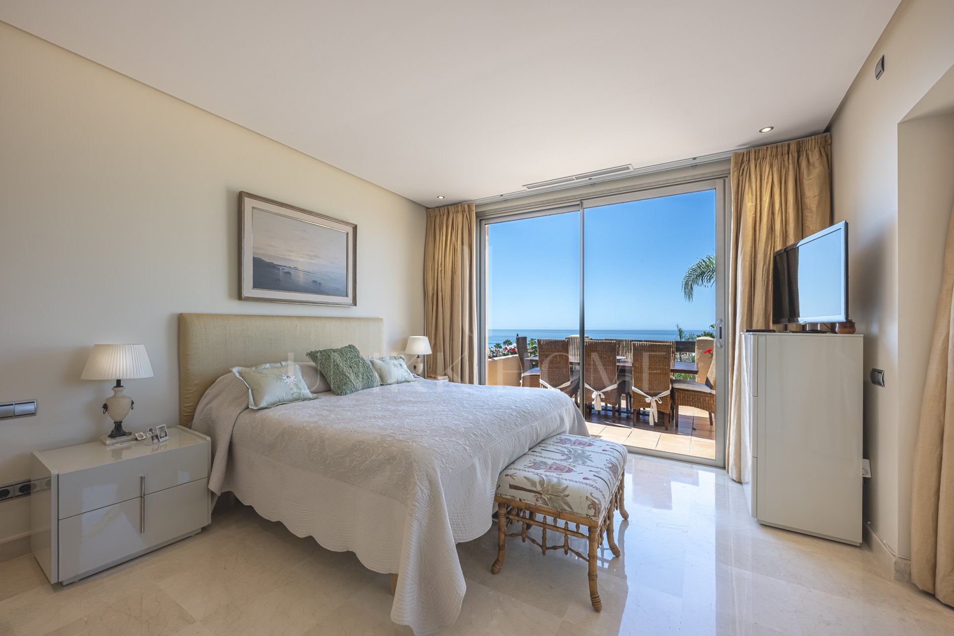 Mansion Club - Penthouse with spectacular sea views !!