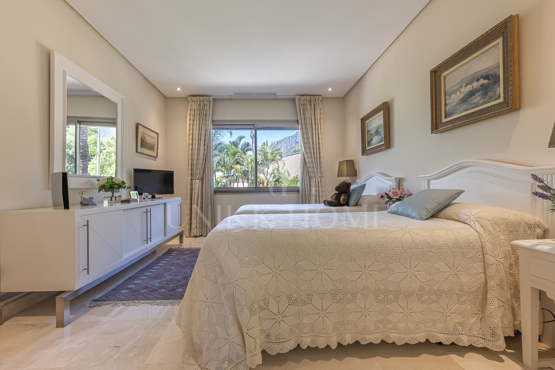 Mansion Club - Penthouse with spectacular sea views !!