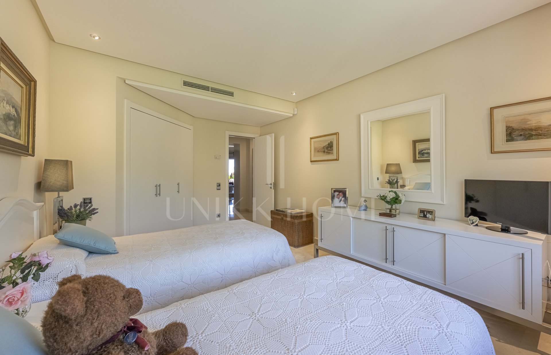 Mansion Club - Penthouse with spectacular sea views !!