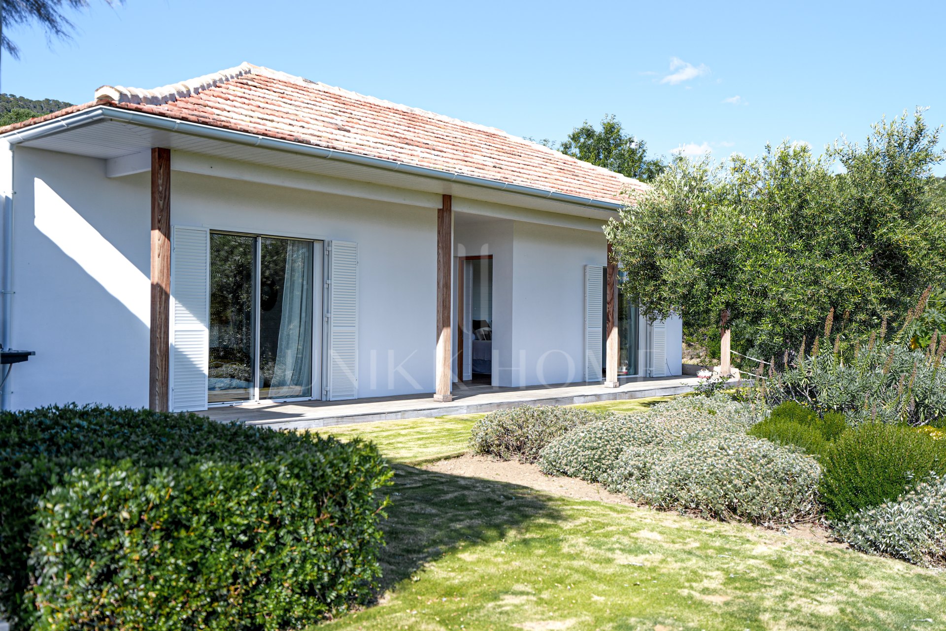Stunning Contemporary Country Retreat with Tourist Licence and Panoramic Views Near Gaucín