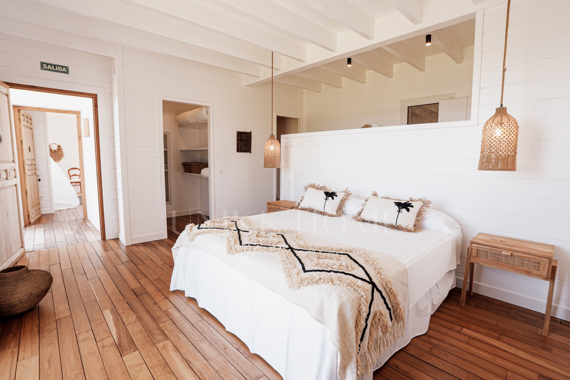 Stunning Contemporary Country Retreat with Tourist Licence and Panoramic Views Near Gaucín