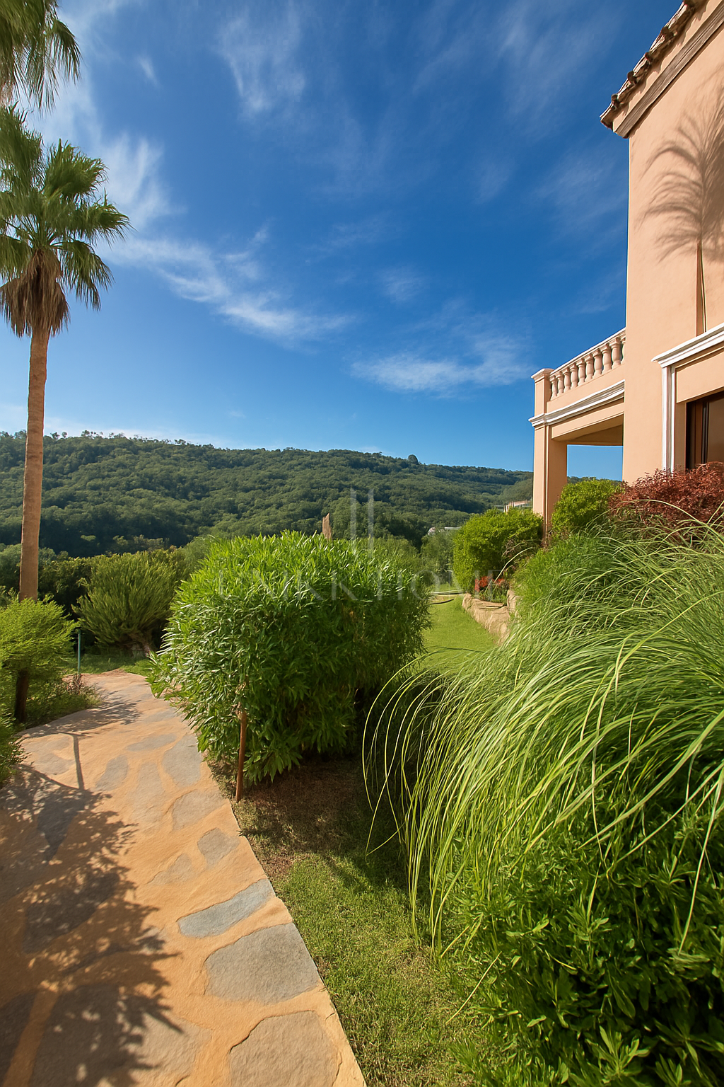 Amplia villa de 5 dormitorios en la urbanización Sotogolf, Sotogrande Alto