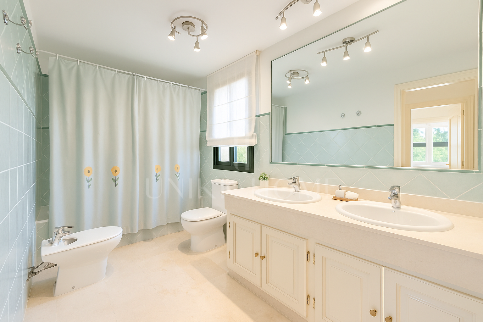 Amplia villa de 5 dormitorios en la urbanización Sotogolf, Sotogrande Alto