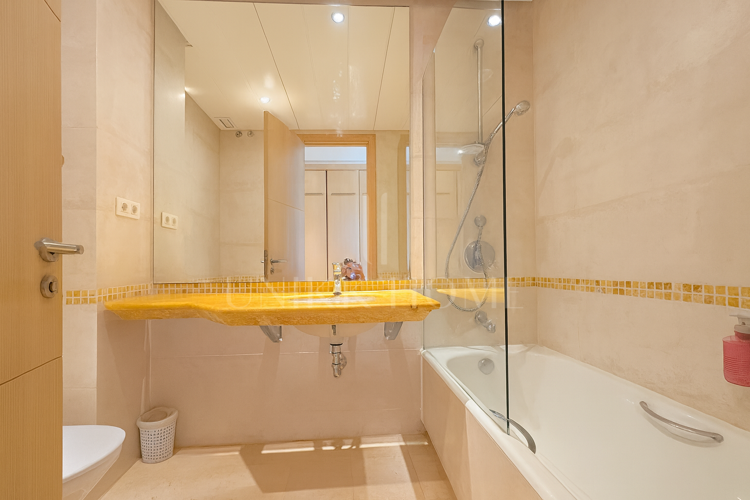 Excepcional apartamento esquinero de 3 dormitorios en Ribera del Marlín, Marina de Sotogrande