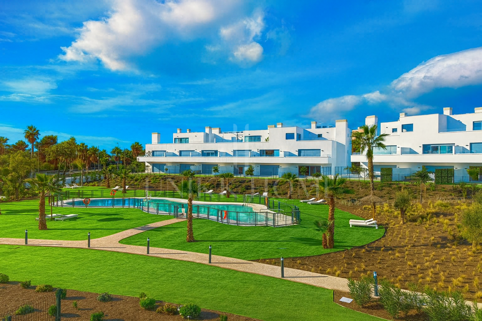 Modern 2-bedroom apartment in the sought-after Aquagardens development on the New Golden Mile