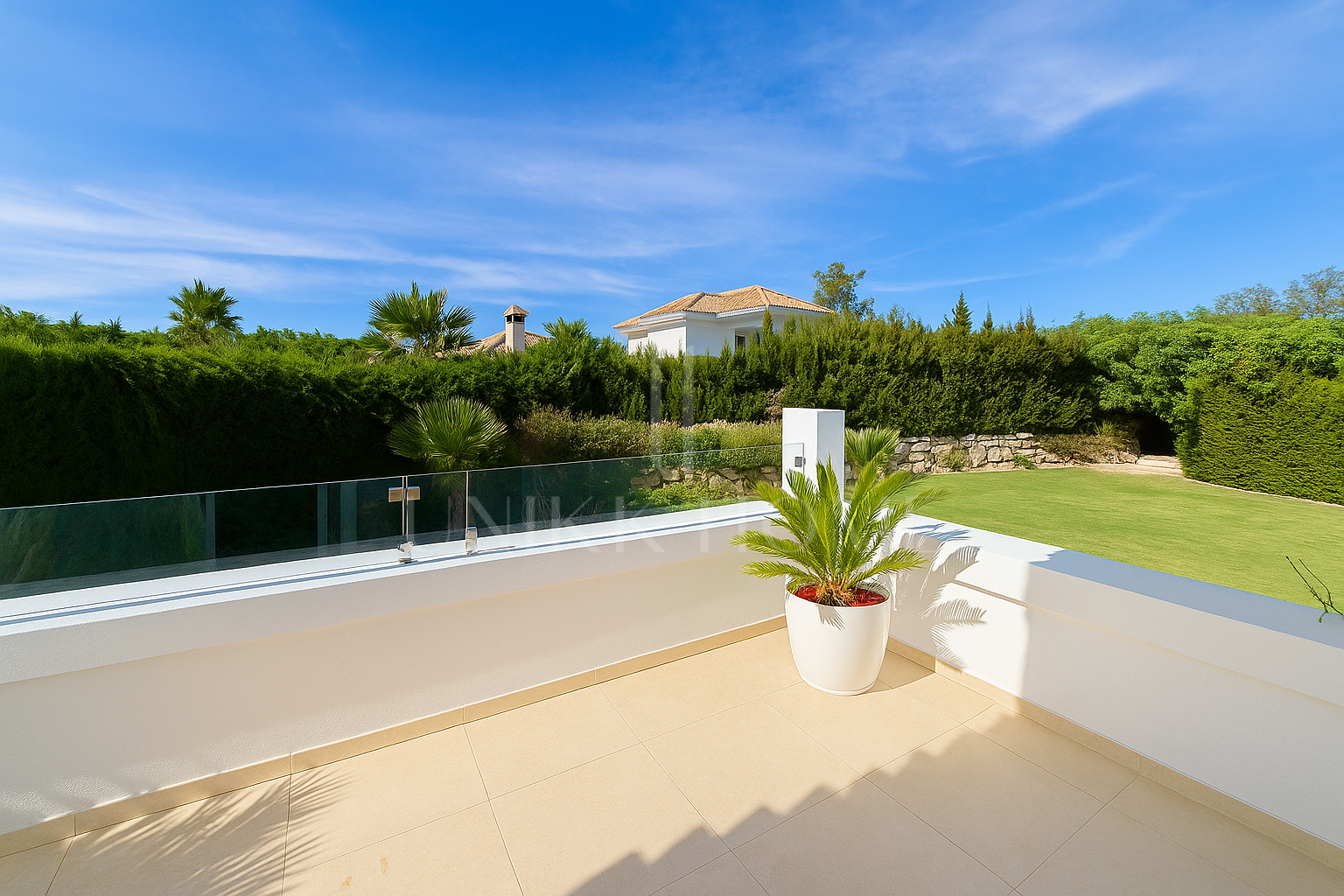 Villa Renovada en Venta en la Codiciada Zona B de Sotogrande Costa