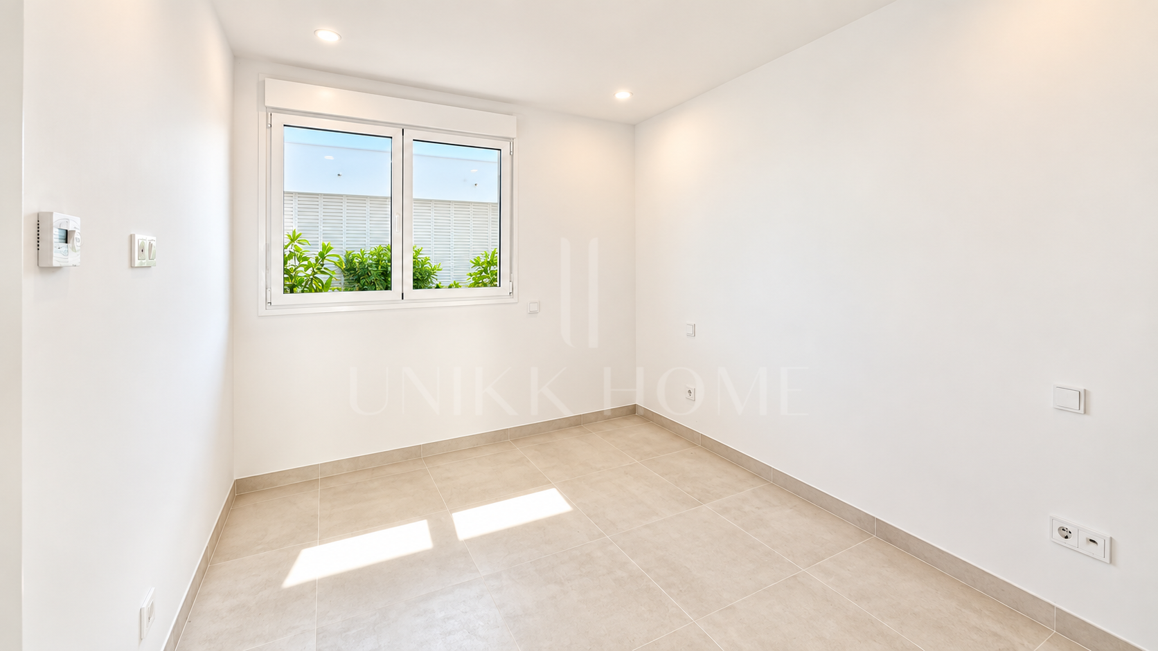 Excepcional Dúplex de 3 Dormitorios con Vistas Panorámicas al Mar y Gibraltar - Infinity Alcaidesa