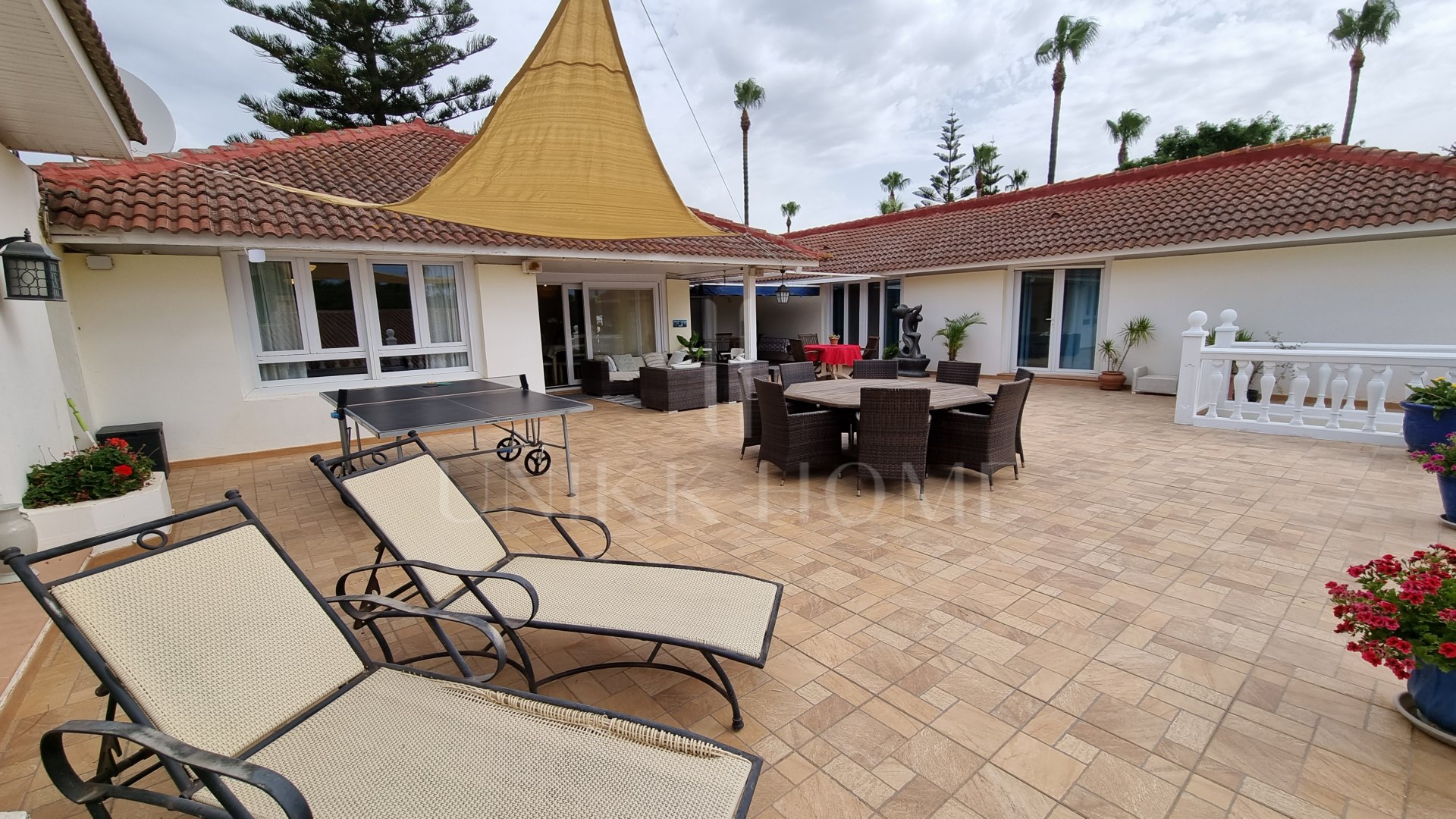 Espaciosa villa de 7 dormitorios con piscina en Sotogrande Costa (Zona B)