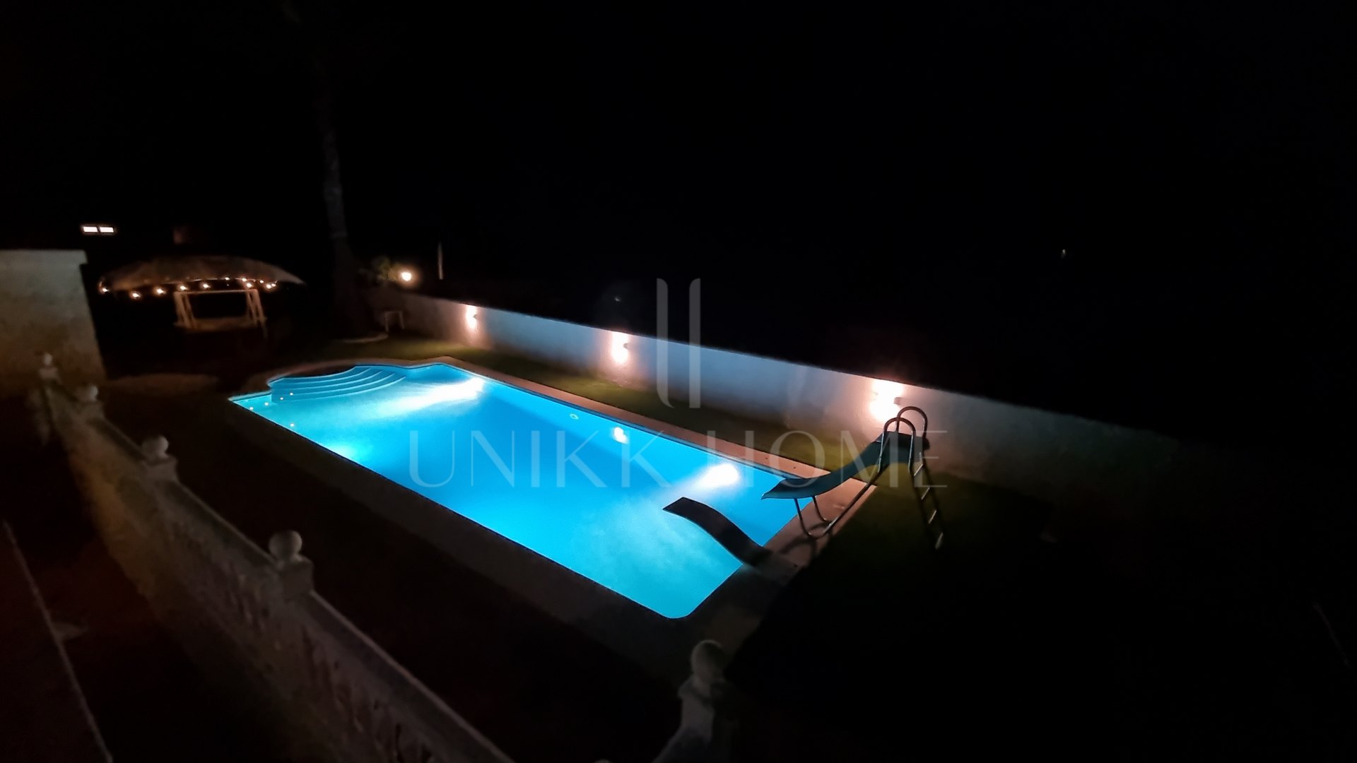 Espaciosa villa de 7 dormitorios con piscina en Sotogrande Costa (Zona B)