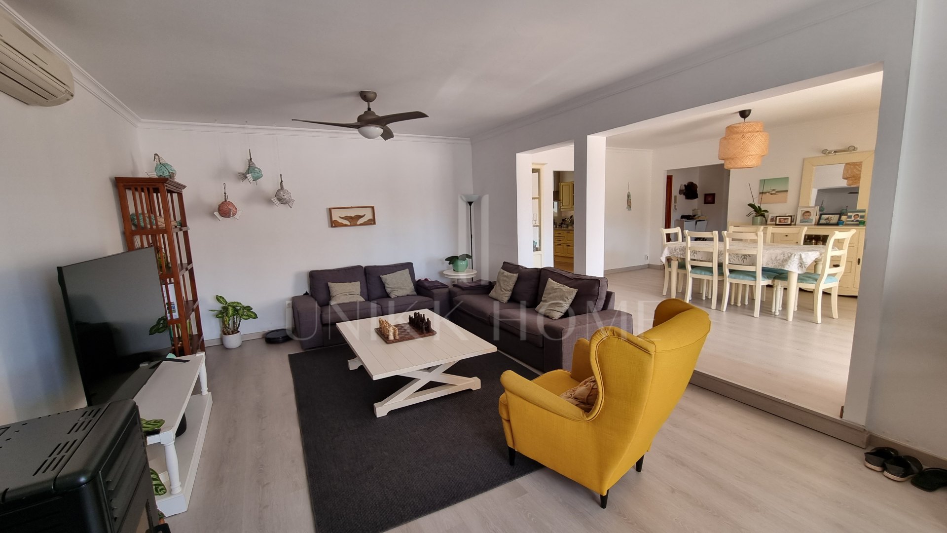 Espaciosa villa de 7 dormitorios con piscina en Sotogrande Costa (Zona B)