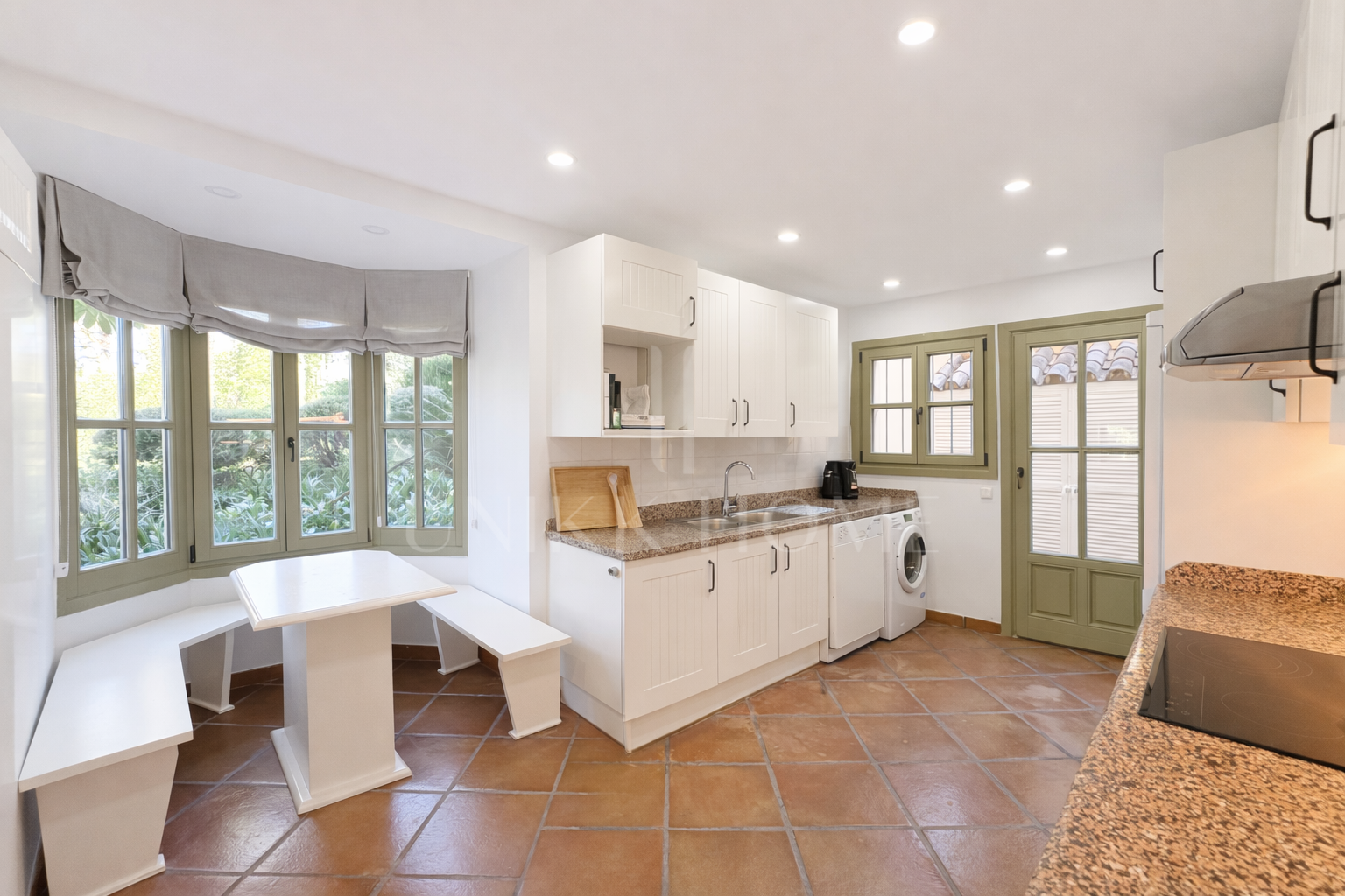 Casa adosada en esquina en primera línea de golf en Los Carmenes, Sotogrande Alto