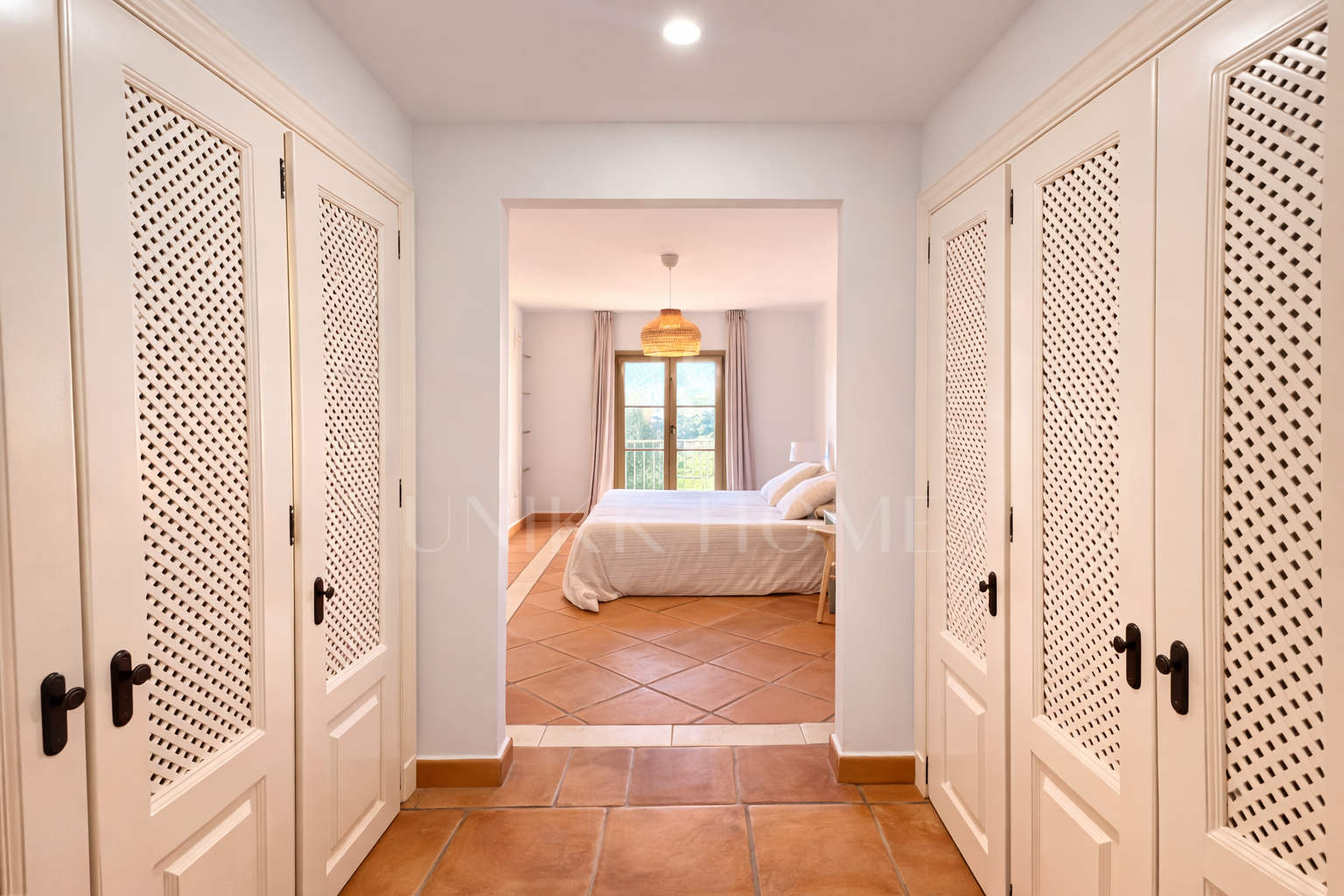 Casa adosada en esquina en primera línea de golf en Los Carmenes, Sotogrande Alto