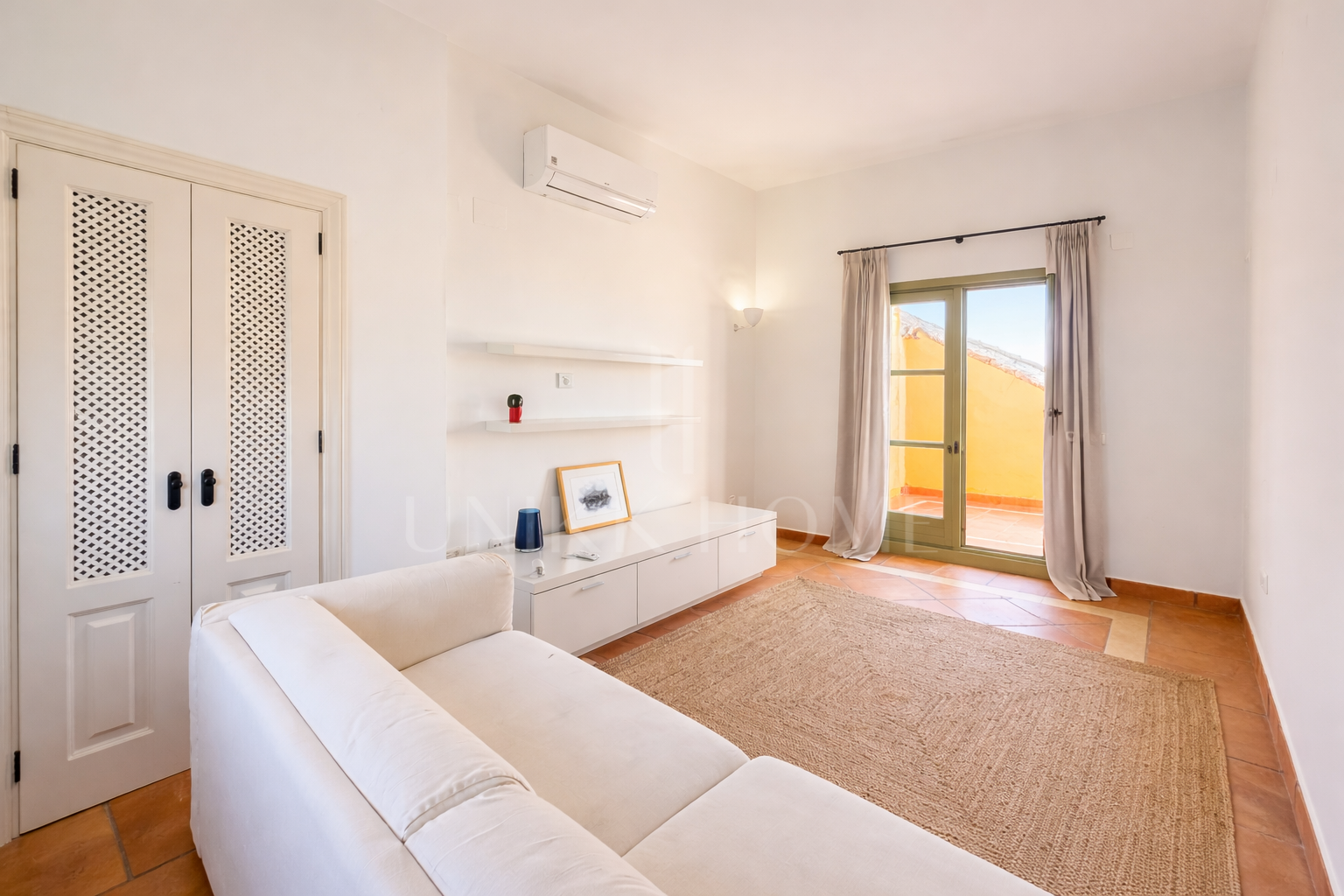 Casa adosada en esquina en primera línea de golf en Los Carmenes, Sotogrande Alto