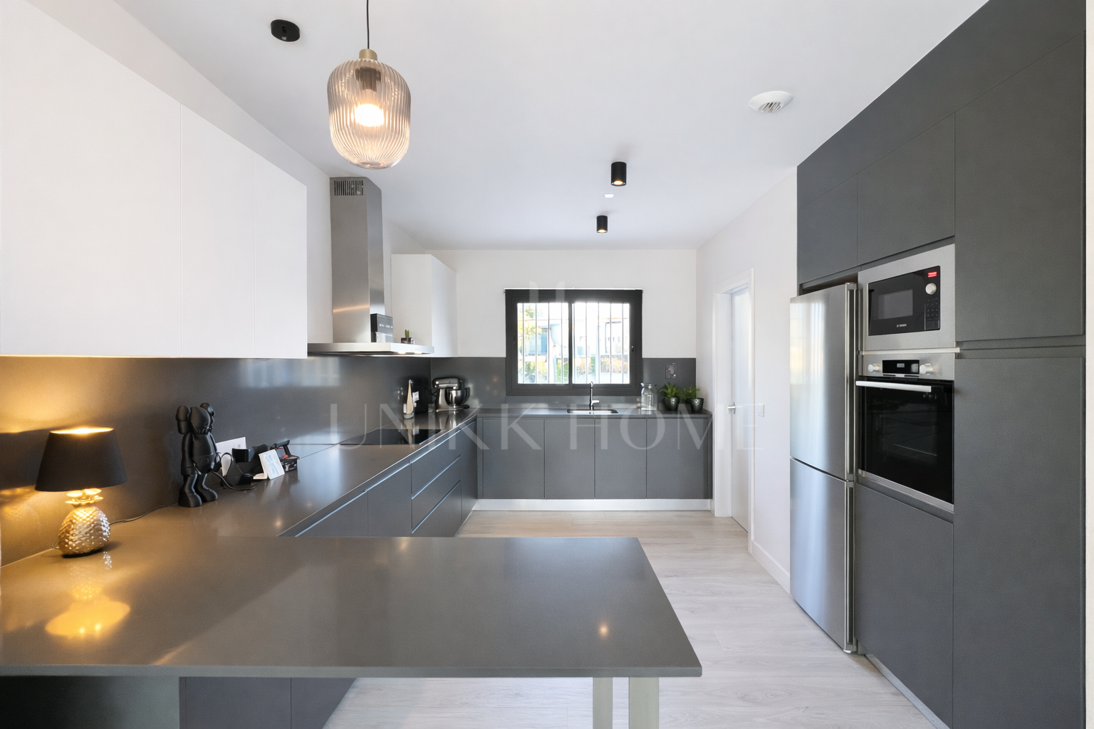 Modern Townhouse with stunning views in the urbanization Hoyo 17 in San Roque Club