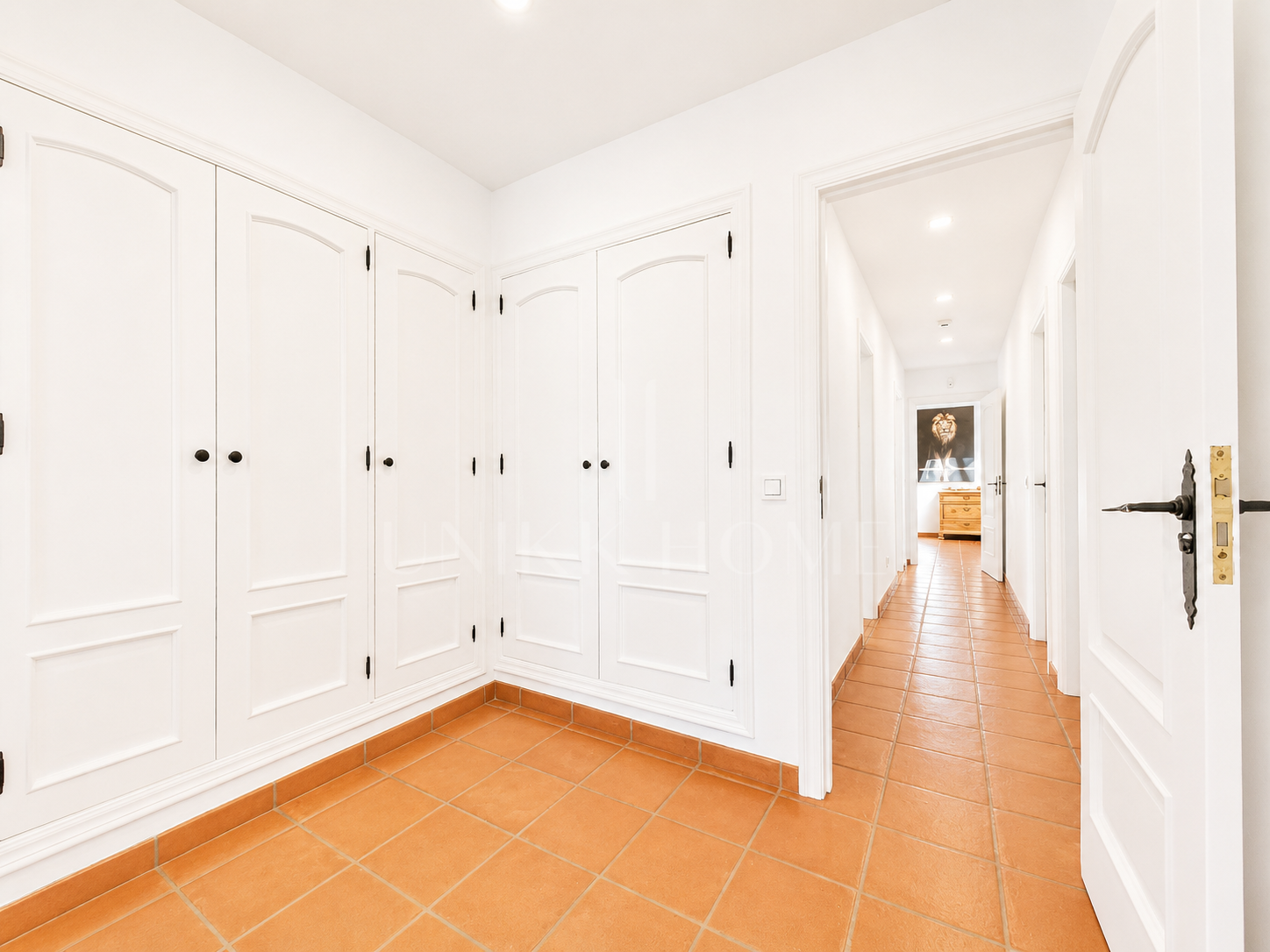 Moderna villa completamente renovada con 6,5 dormitorios en la Zona D de Sotogrande