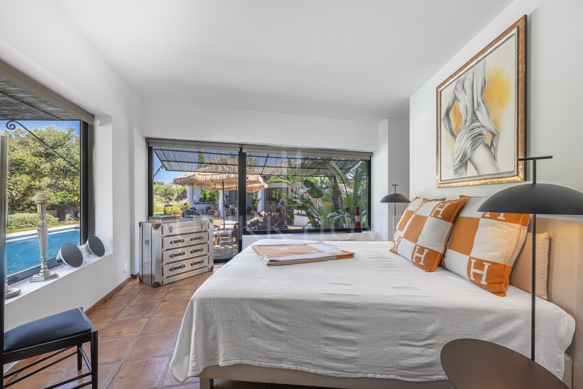 Moderna villa completamente renovada con 6,5 dormitorios en la Zona D de Sotogrande