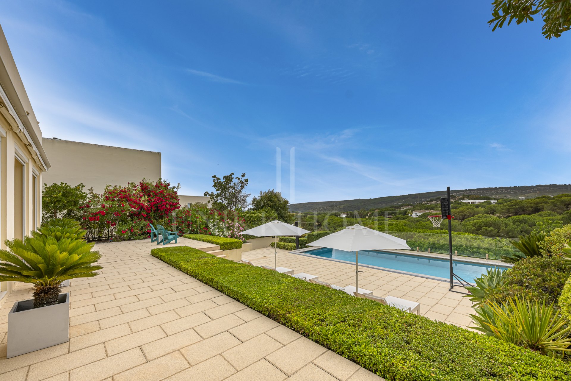 VILLA CONTEMPORÁNEA EXCEPCIONAL CON CASA DE INVITADOS EN LAS CIMAS I, SOTOGRANDE ALTO