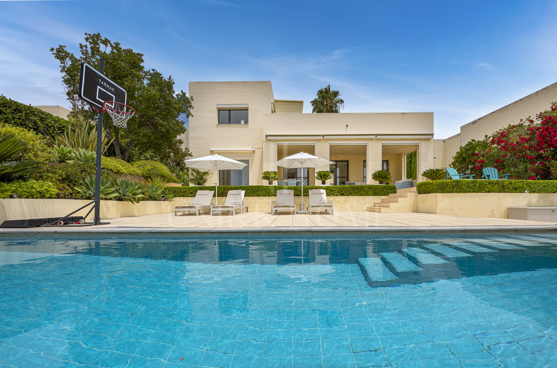 VILLA CONTEMPORÁNEA EXCEPCIONAL CON CASA DE INVITADOS EN LAS CIMAS I, SOTOGRANDE ALTO