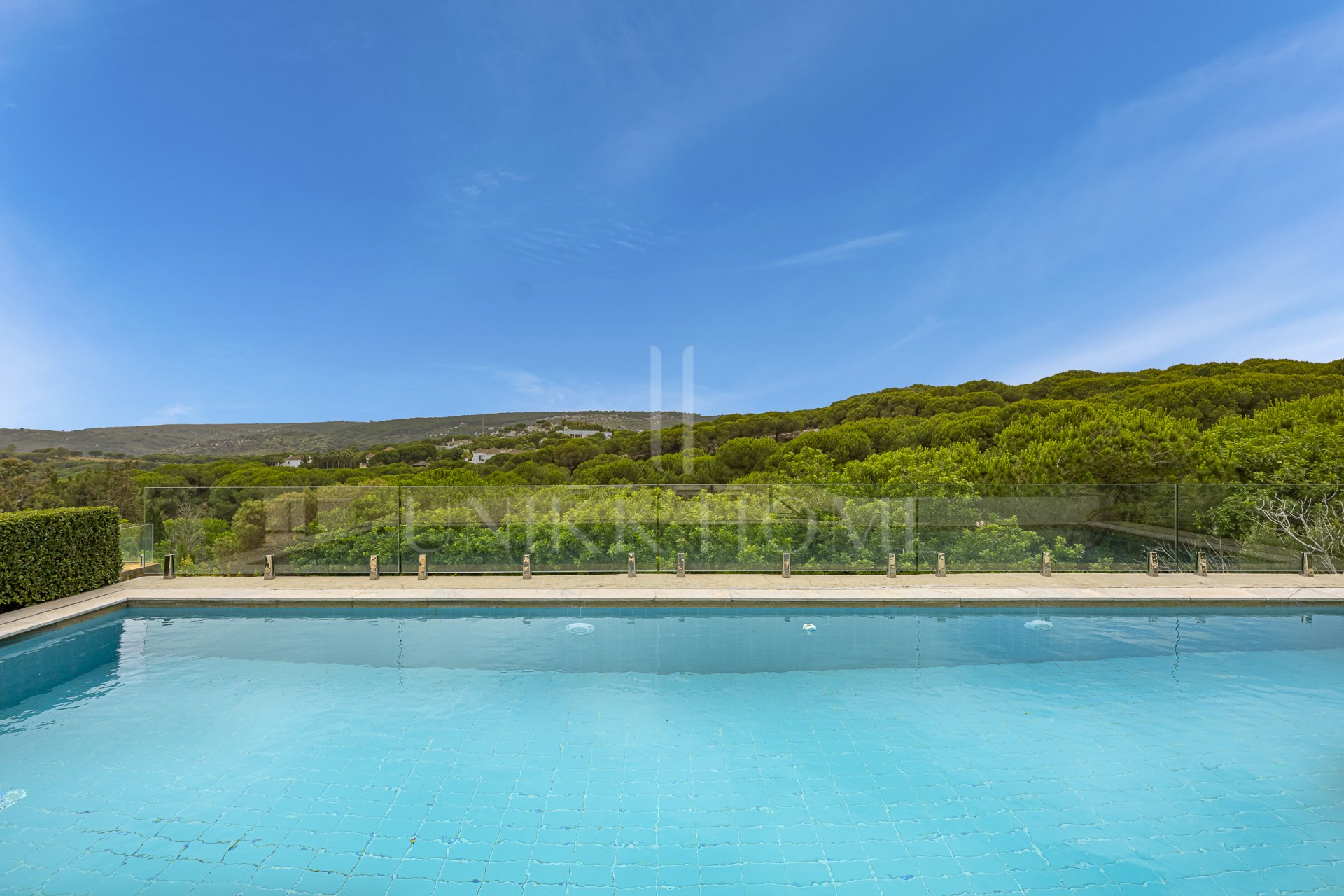 VILLA CONTEMPORÁNEA EXCEPCIONAL CON CASA DE INVITADOS EN LAS CIMAS I, SOTOGRANDE ALTO