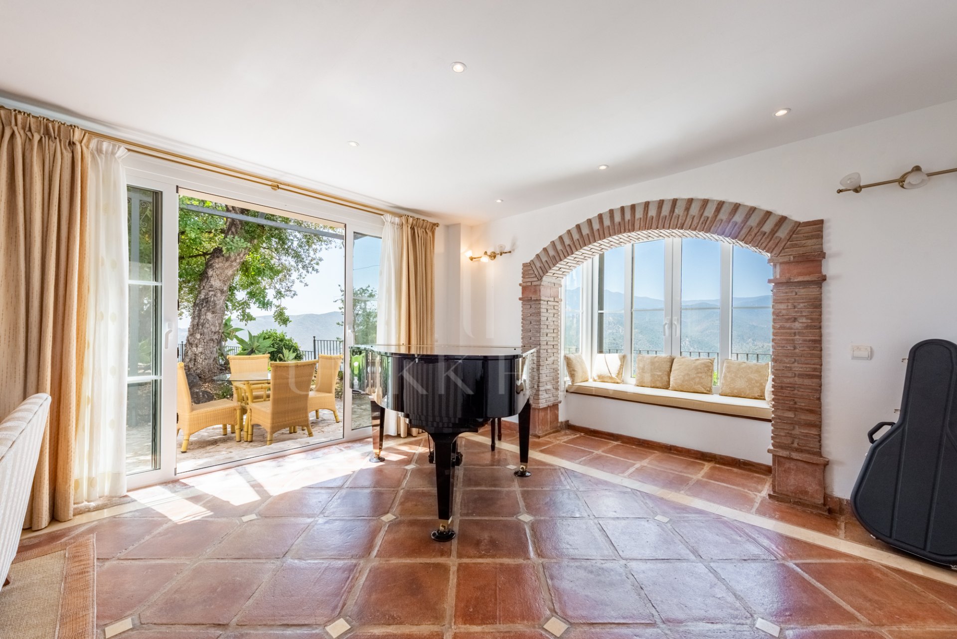 Encantadora villa con vistas panorámicas en Sierra Blanca Country Club, Istán