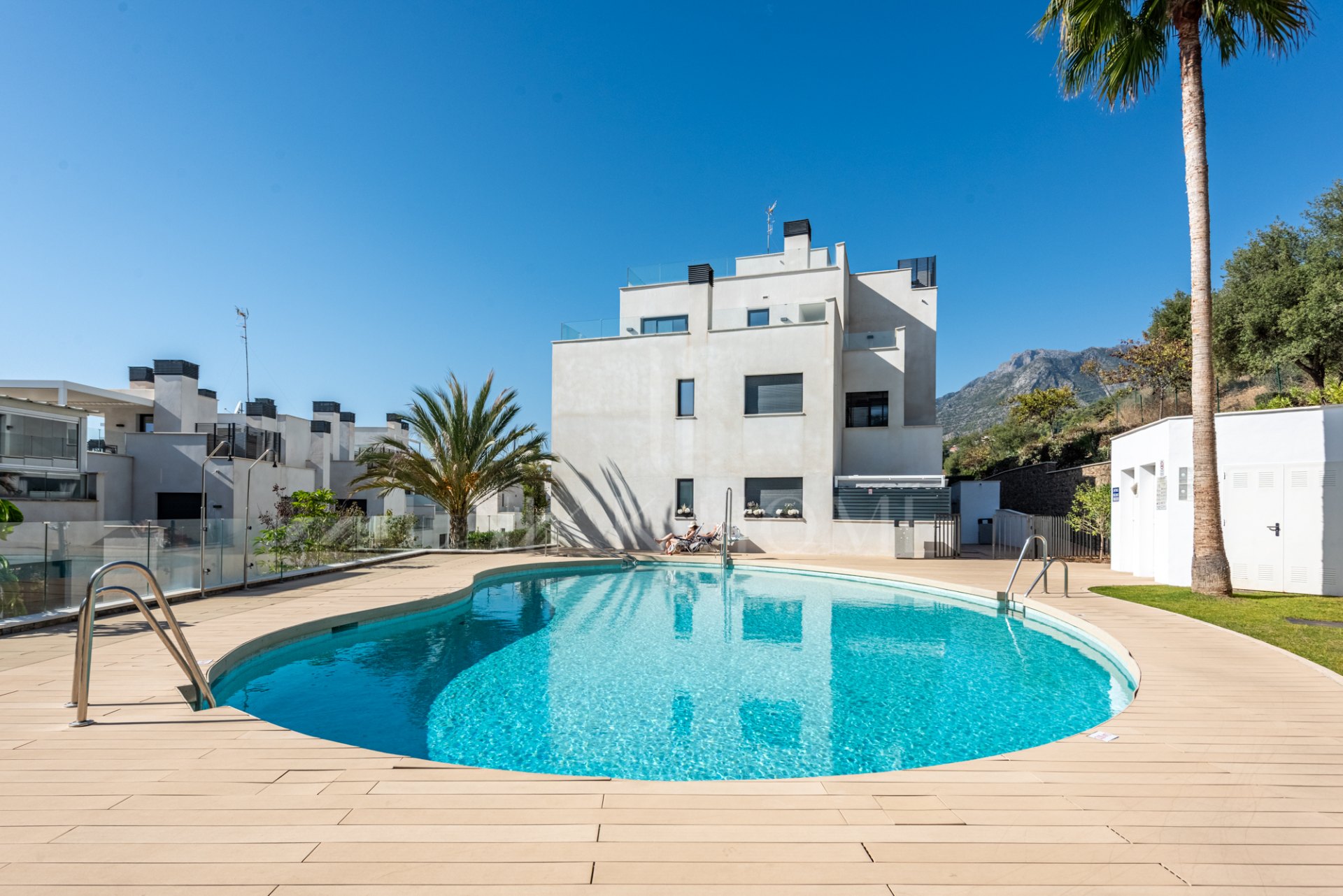 Contemporary Apartment with 43m² Terrace near La Cañada shopping center and Marbella Town Center