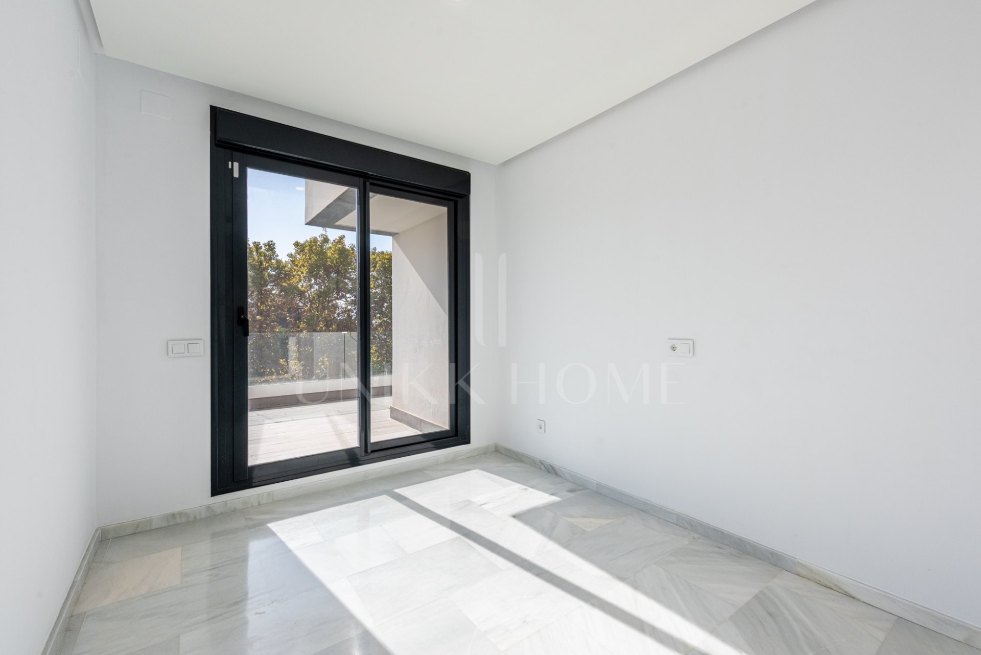 Contemporary Apartment with 43m² Terrace near La Cañada shopping center and Marbella Town Center