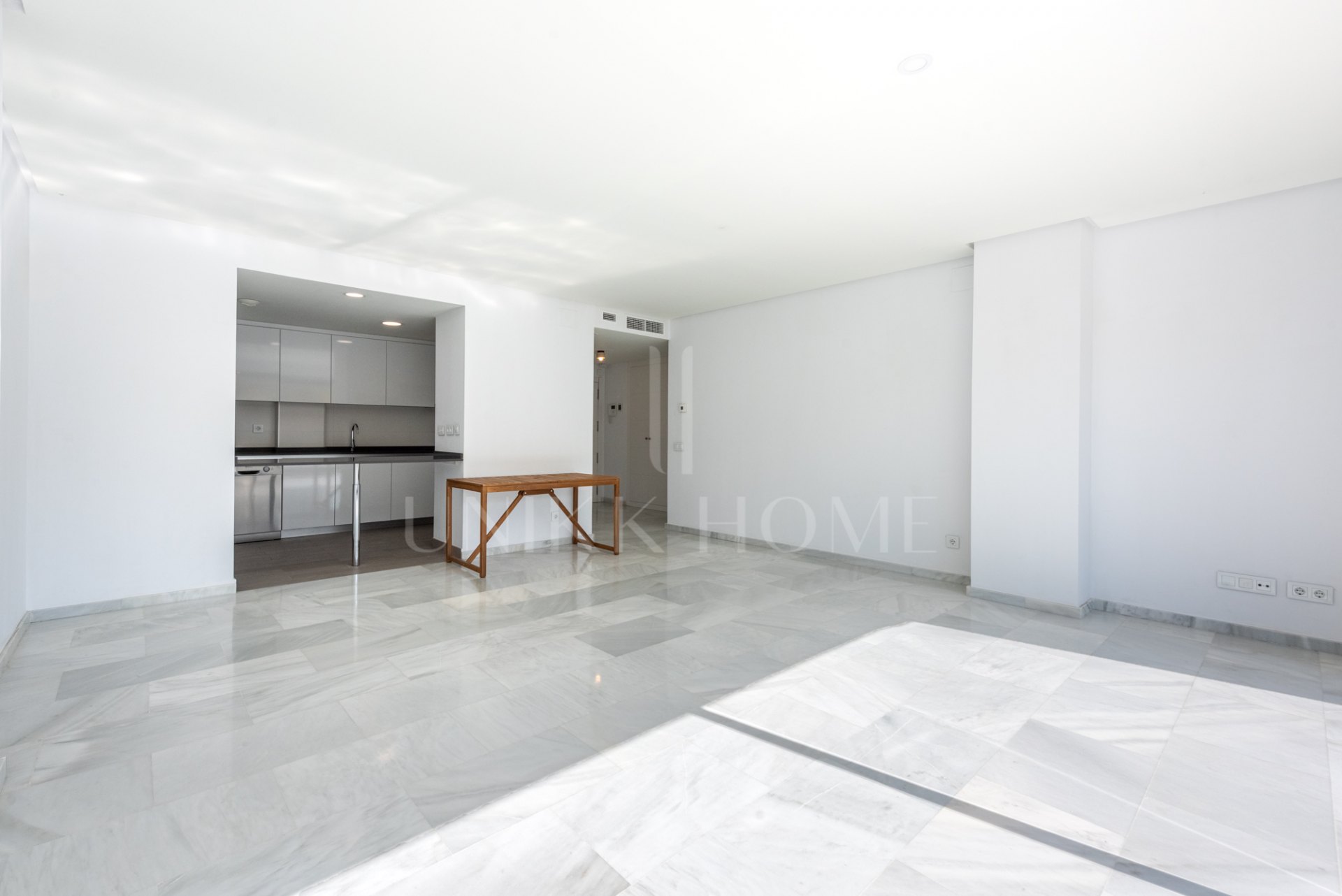 Contemporary Apartment with 43m² Terrace near La Cañada shopping center and Marbella Town Center