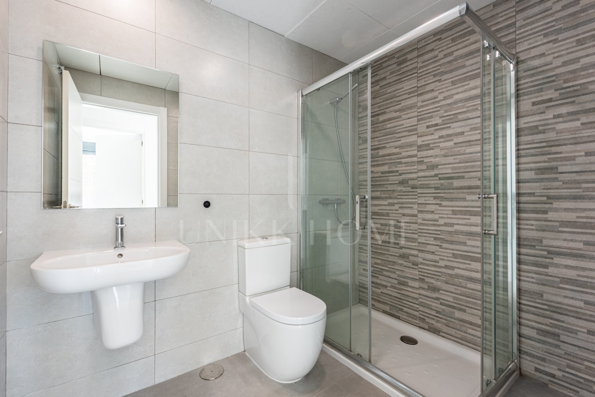 Contemporary Apartment with 43m² Terrace near La Cañada shopping center and Marbella Town Center