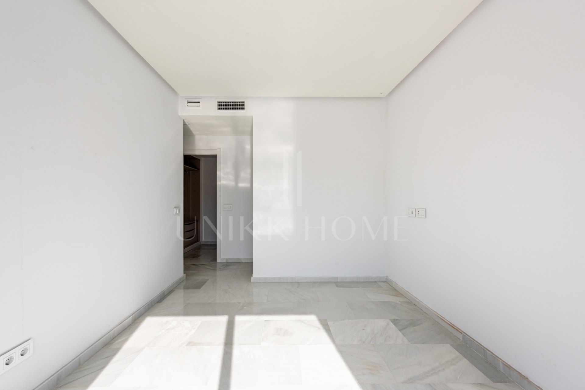 Contemporary Apartment with 43m² Terrace near La Cañada shopping center and Marbella Town Center