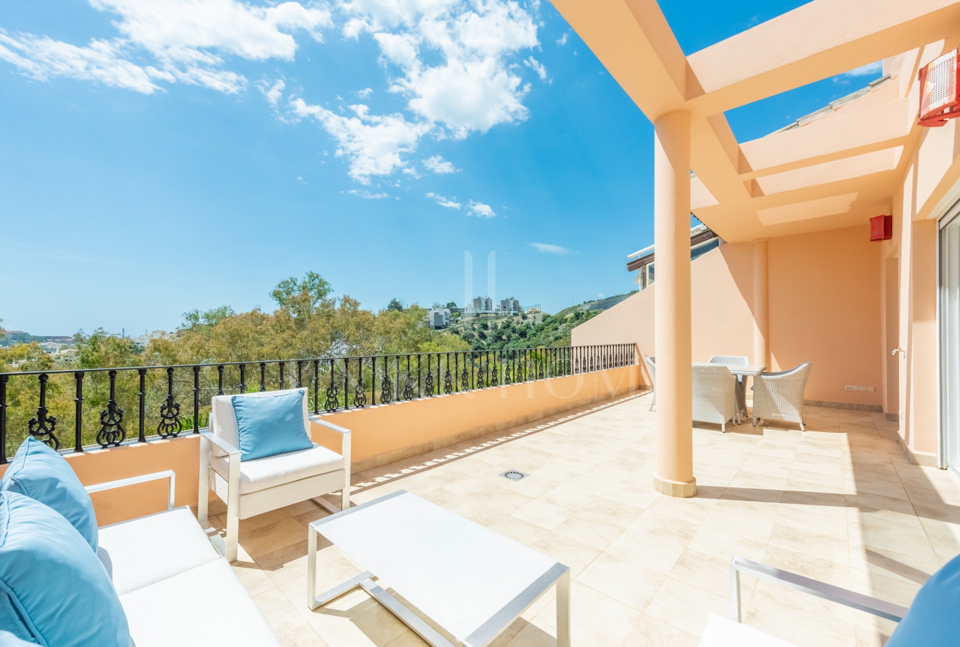 Wonderful duplex penthouse in Vista Real, at the top of Nueva Andalucia! Best priced penthouse in the complex!