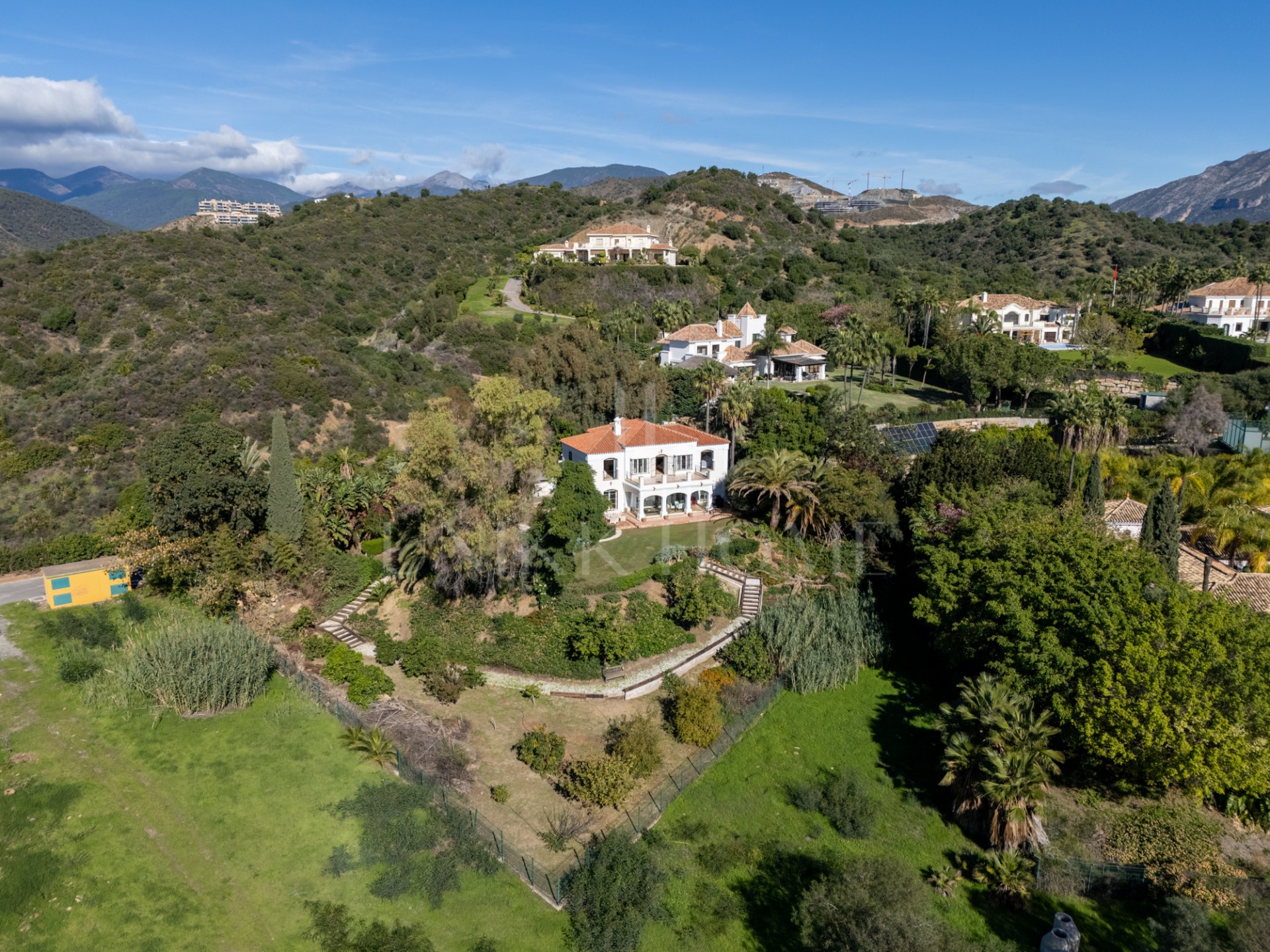 Elegante villa andaluza en la prestigiosa Vega del Colorado!