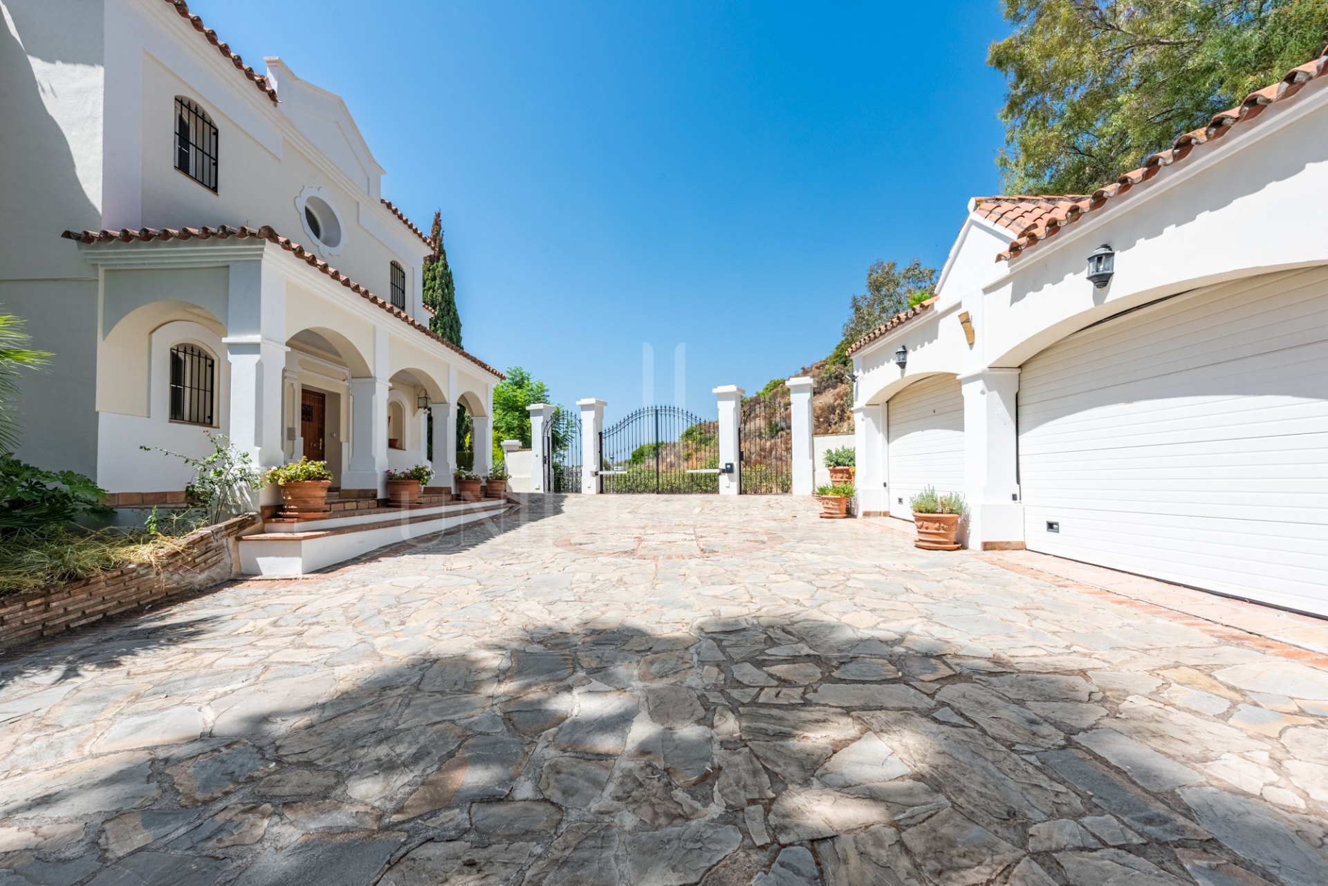 Lujo andaluz clásico en el enclave oculto de Vega del Colorado en Marbella