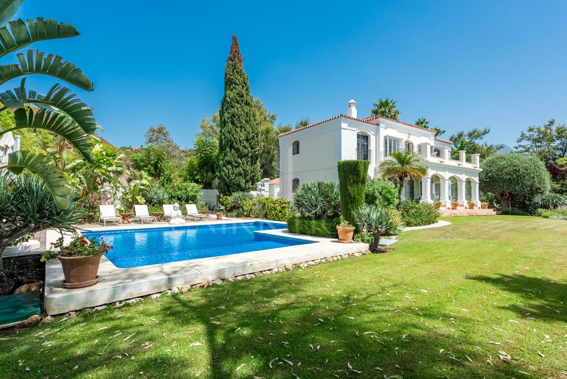 Lujo andaluz clásico en el enclave oculto de Vega del Colorado en Marbella