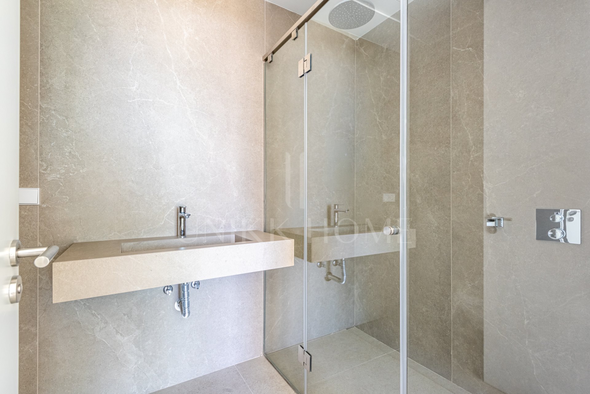 Brand New South-Facing Resale Villa with Panoramic Sea Views in Finca de Jasmine