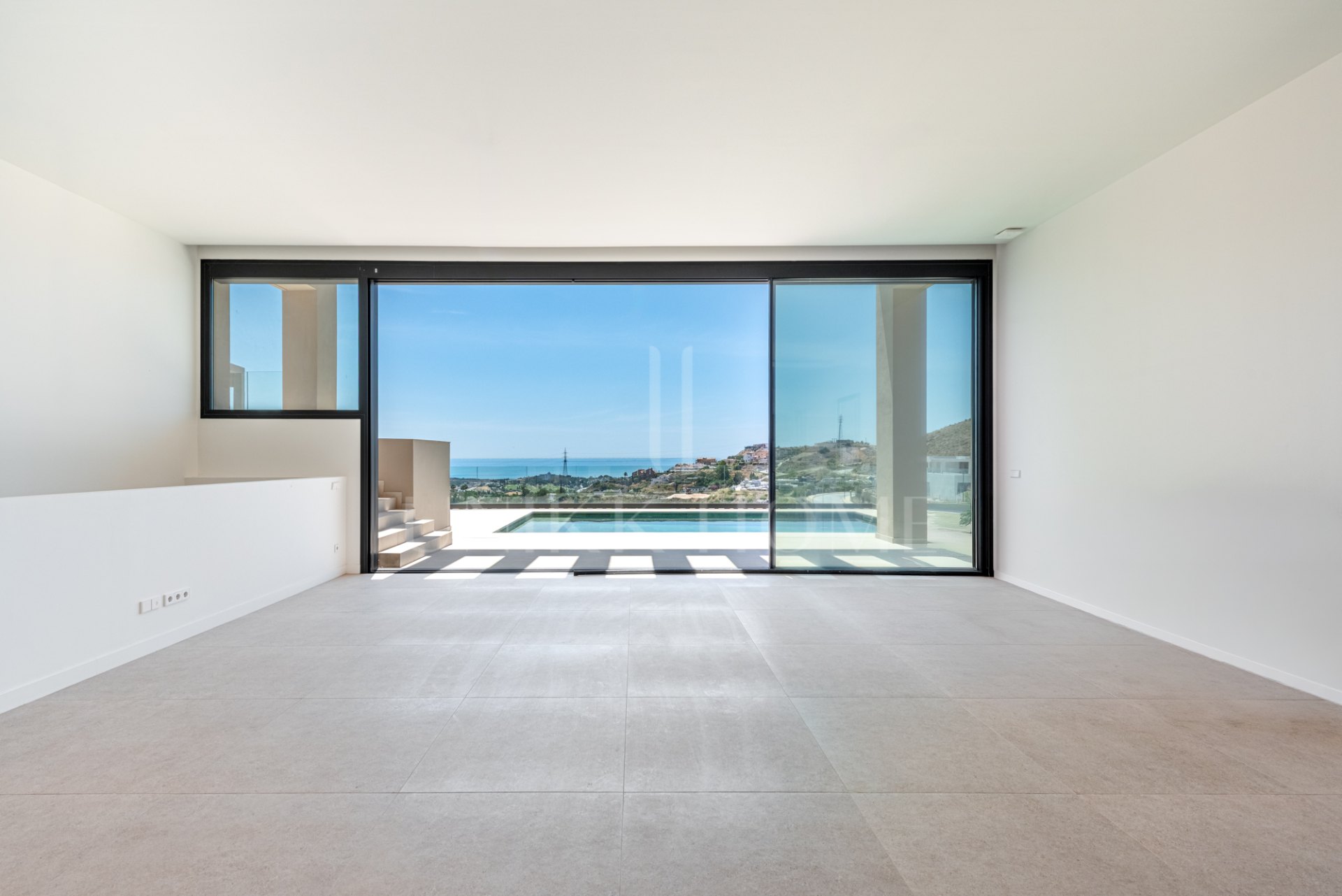 Brand New South-Facing Resale Villa with Panoramic Sea Views in Finca de Jasmine