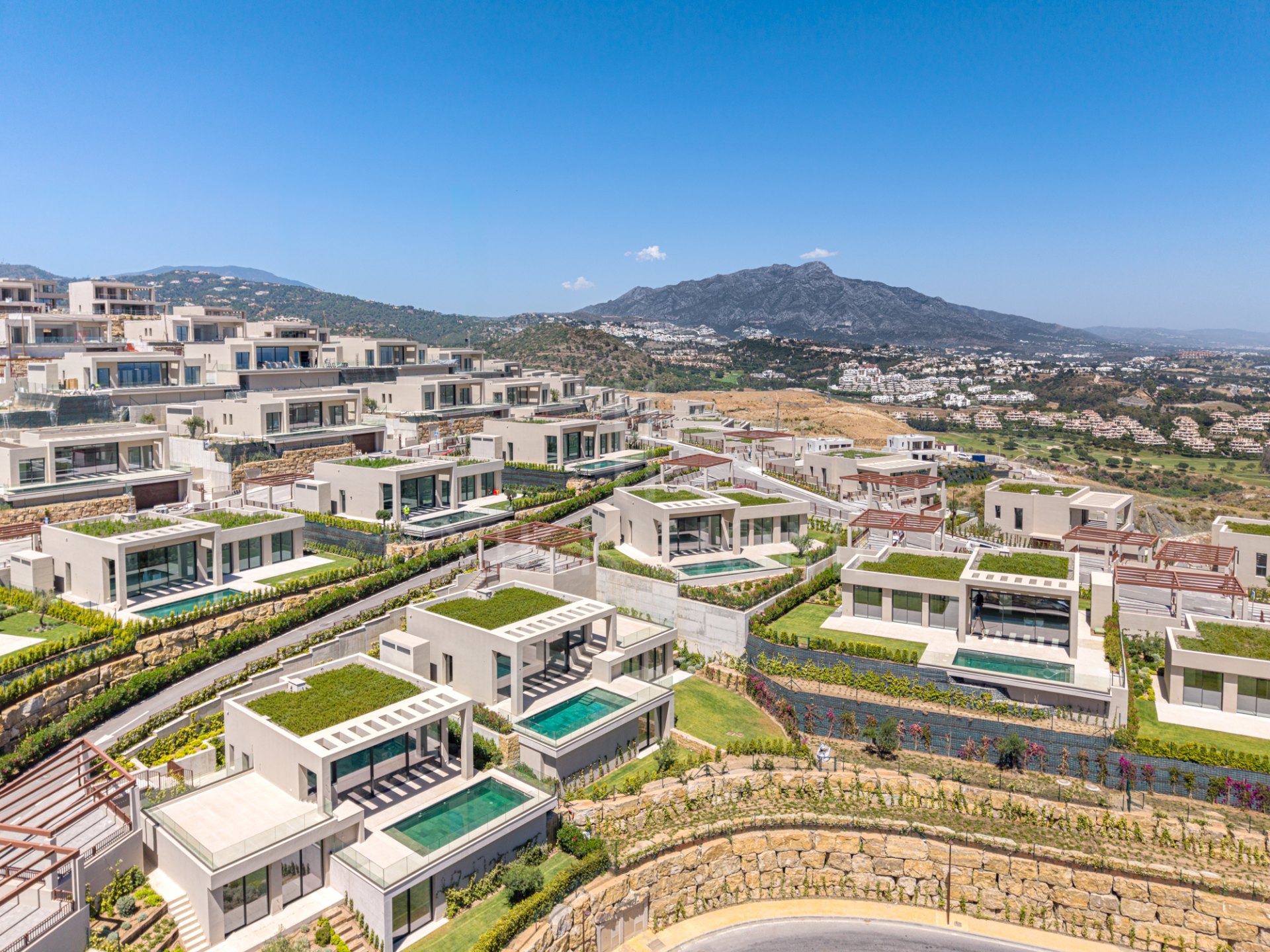 Brand New South-Facing Resale Villa with Panoramic Sea Views in Finca de Jasmine