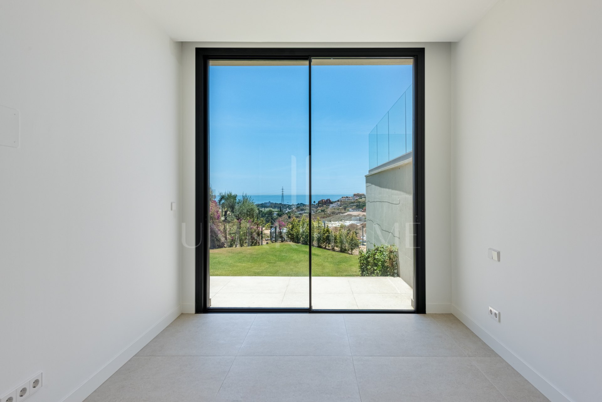 Brand New South-Facing Resale Villa with Panoramic Sea Views in Finca de Jasmine