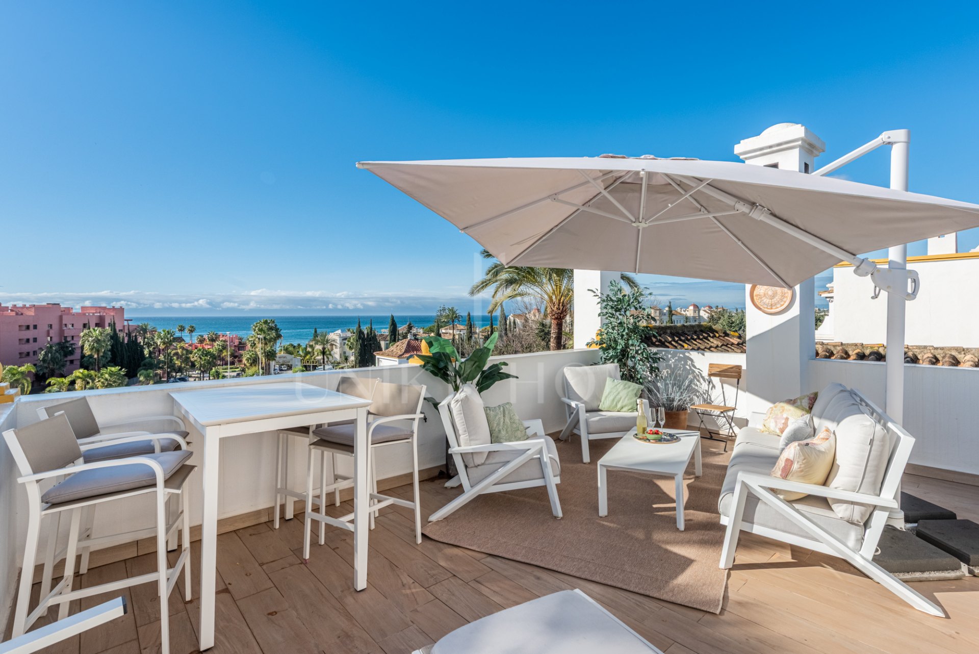 Elegante adosado de estilo escandinavo con vistas al mar cerca de la playa