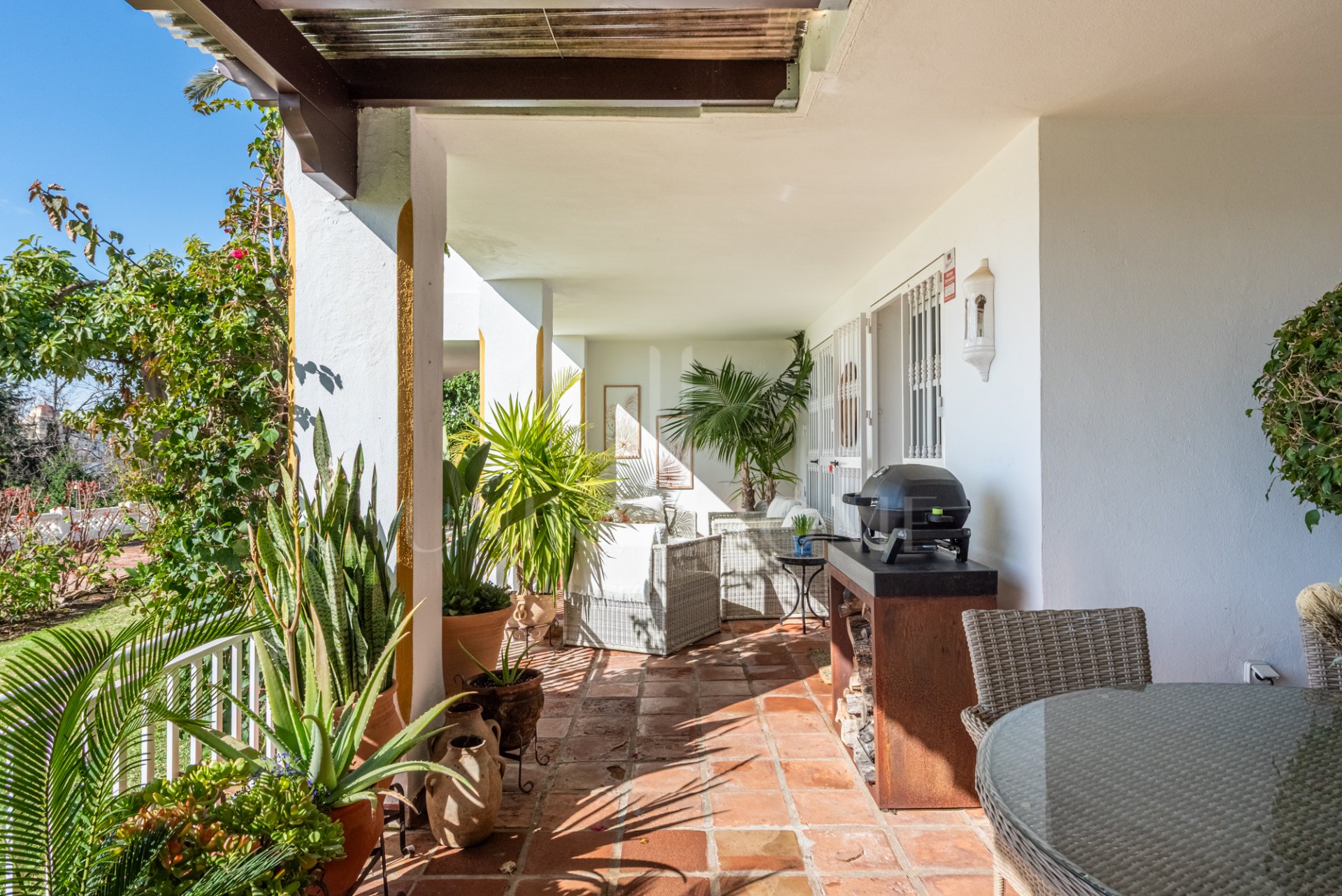 Elegante adosado de estilo escandinavo con vistas al mar cerca de la playa