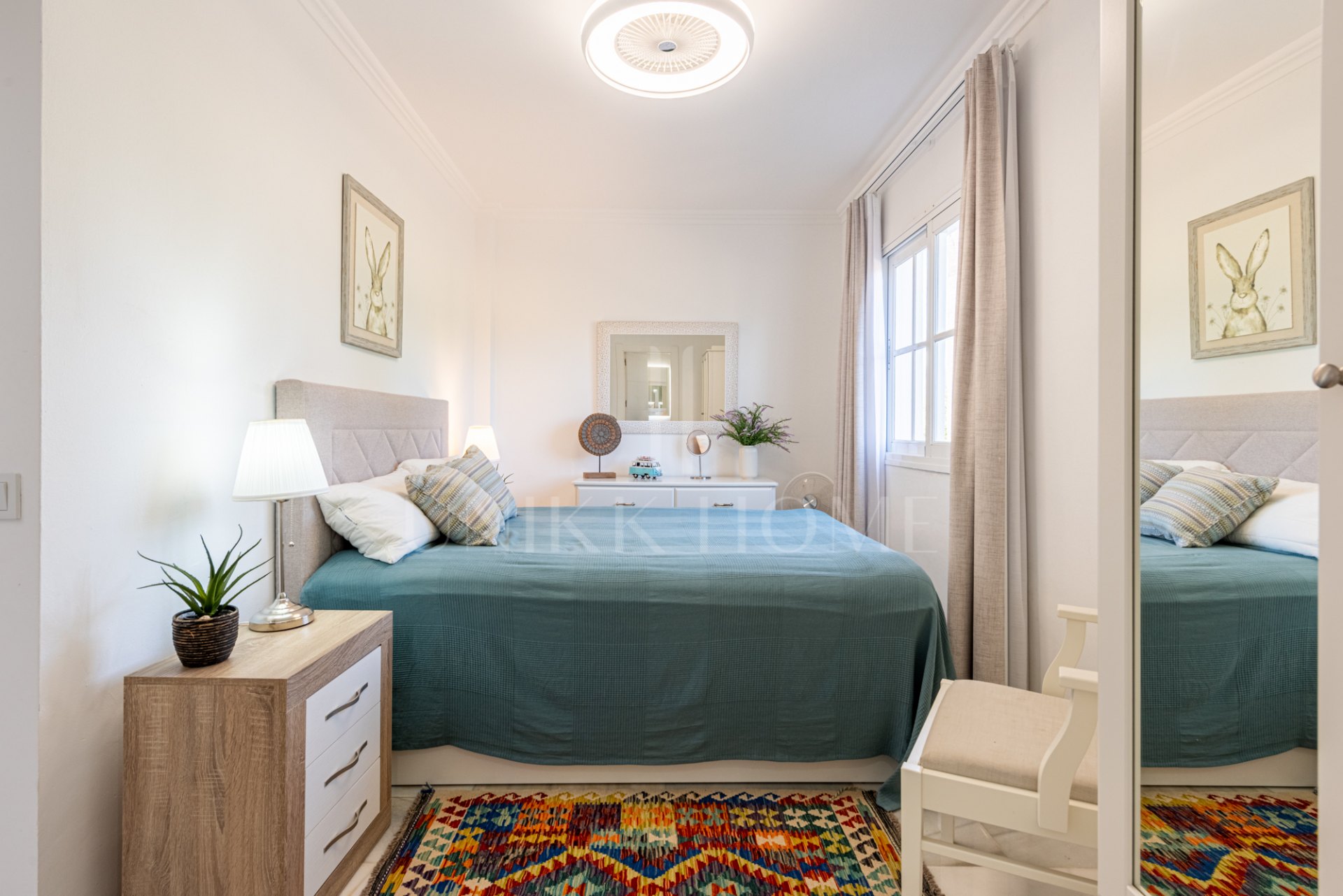 Elegante adosado de estilo escandinavo con vistas al mar cerca de la playa