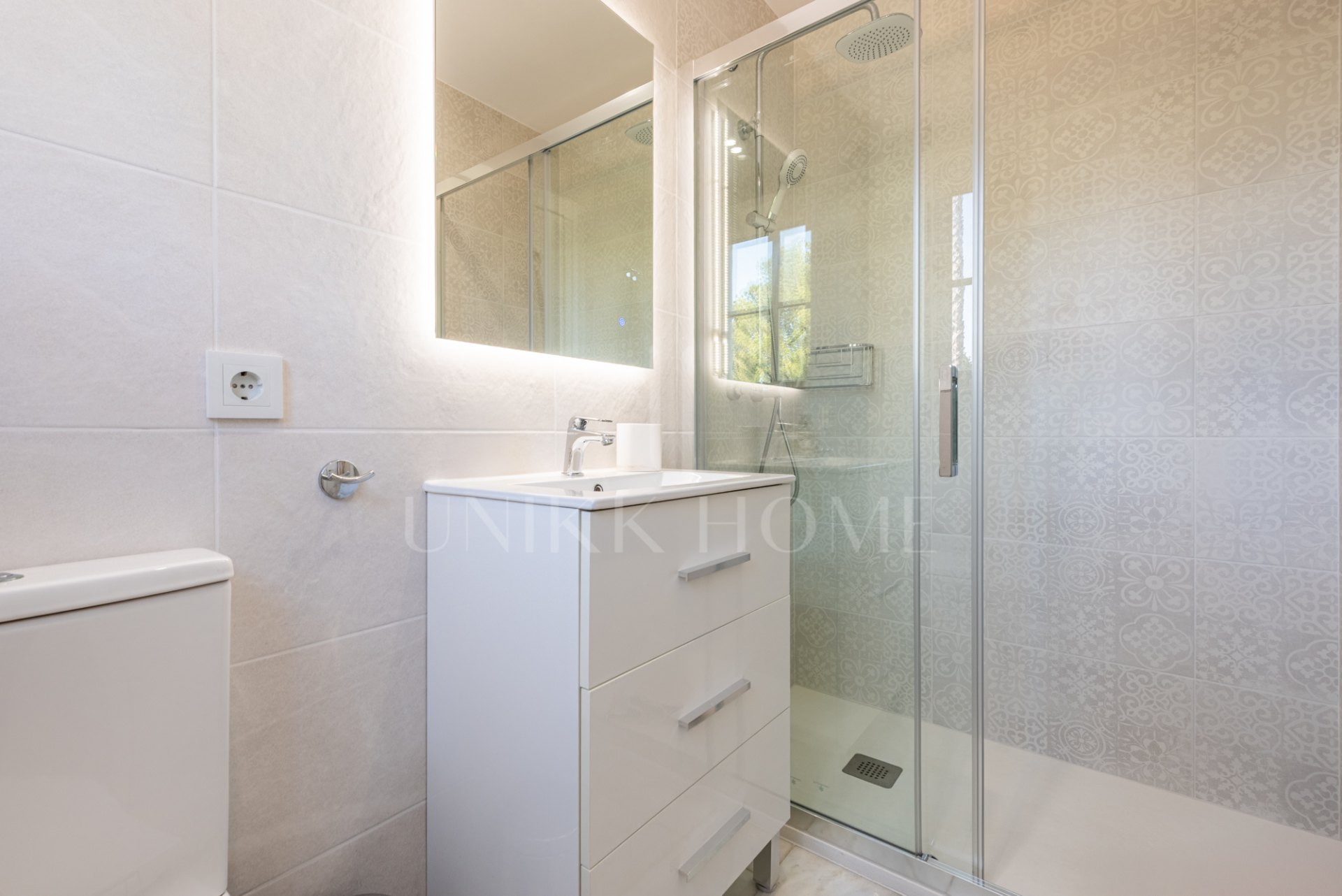 Elegante adosado de estilo escandinavo con vistas al mar cerca de la playa