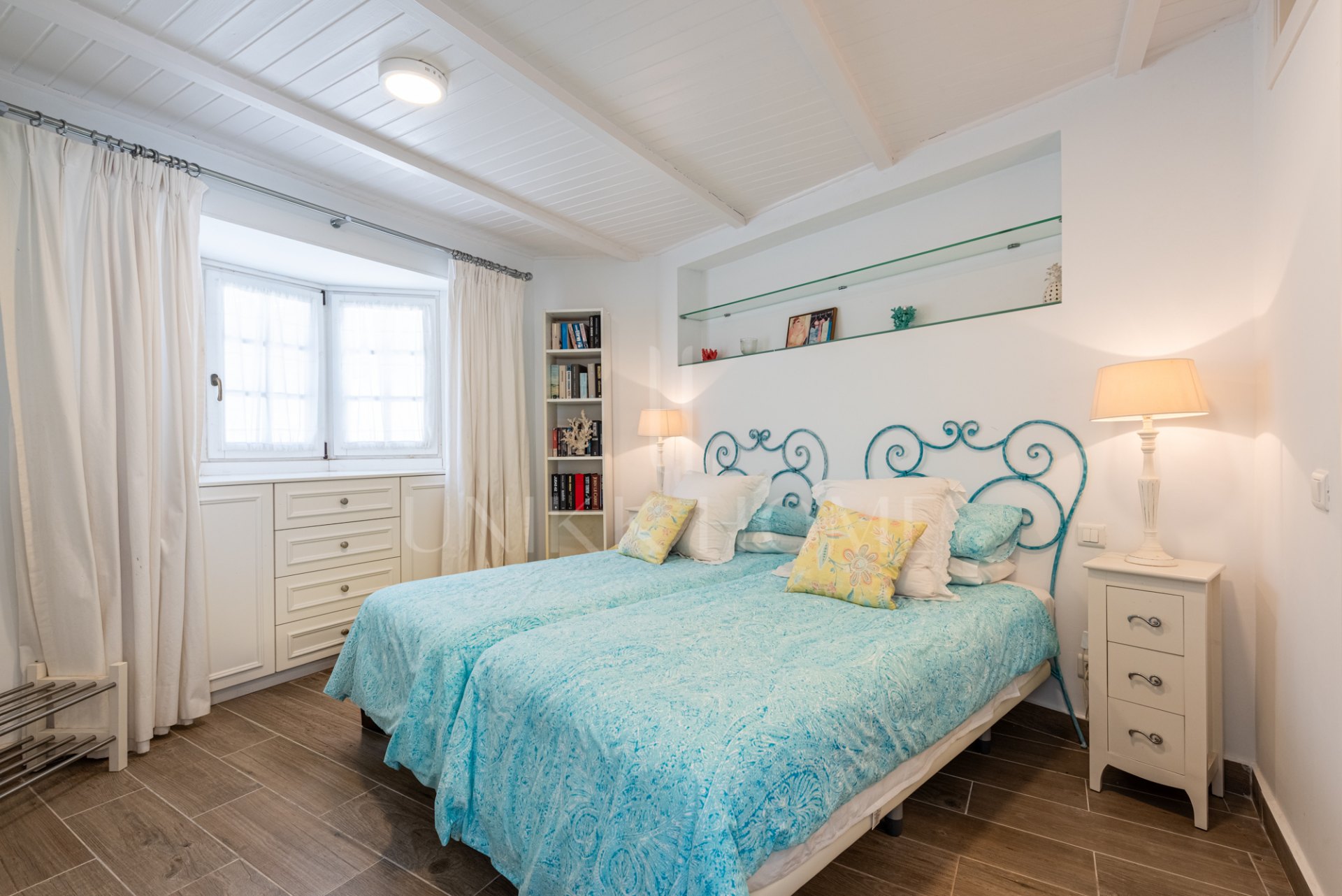 Charming Cottage-Style Villa in the Hills of Benahavís – Excellent Value