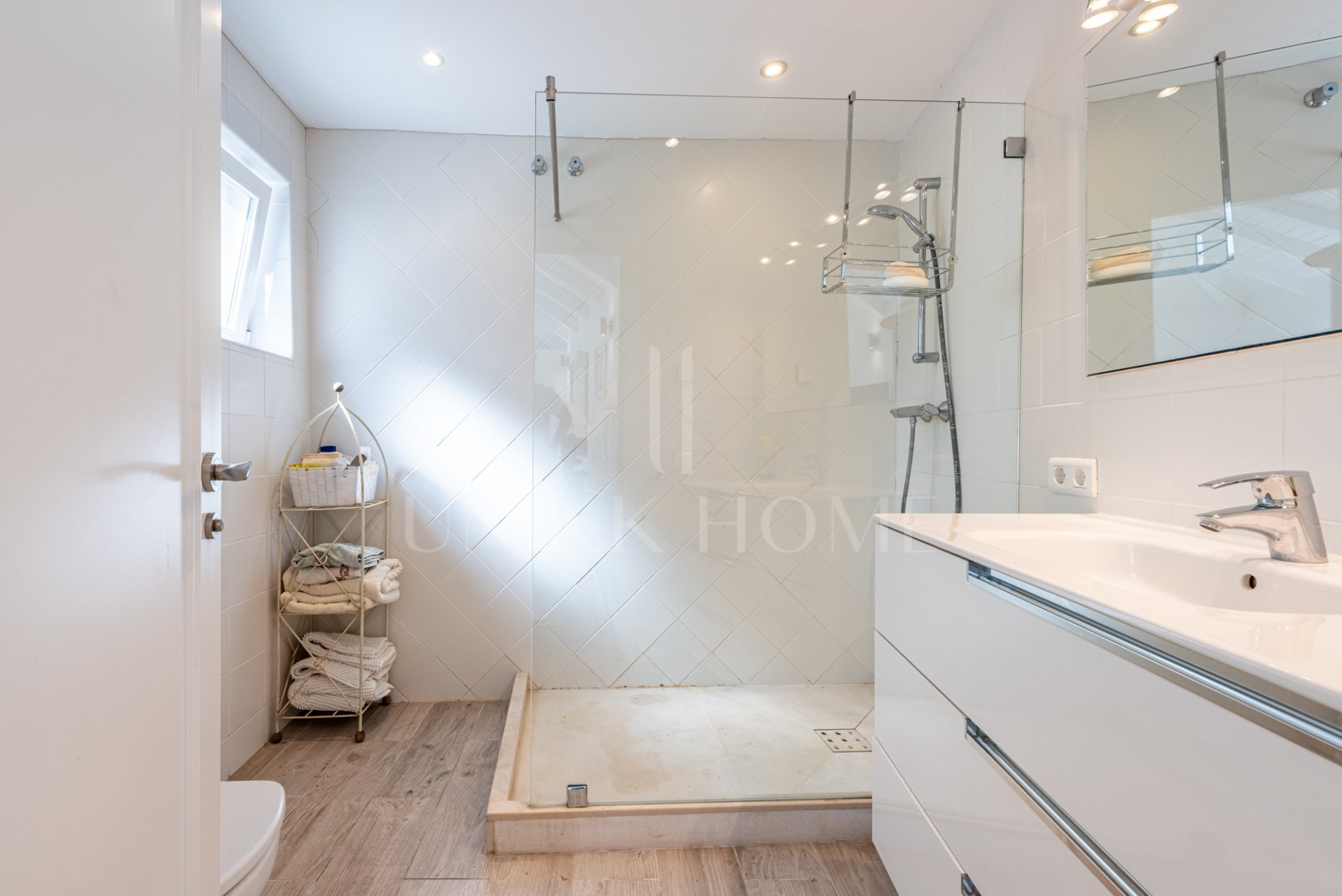 Charming Cottage-Style Villa in the Hills of Benahavís – Excellent Value