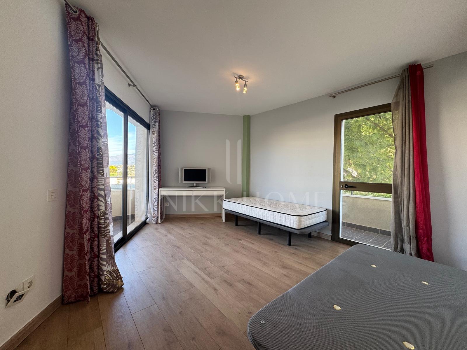 Apartamento Reformado a Solo 20 Metros del Club de Golf Atalaya