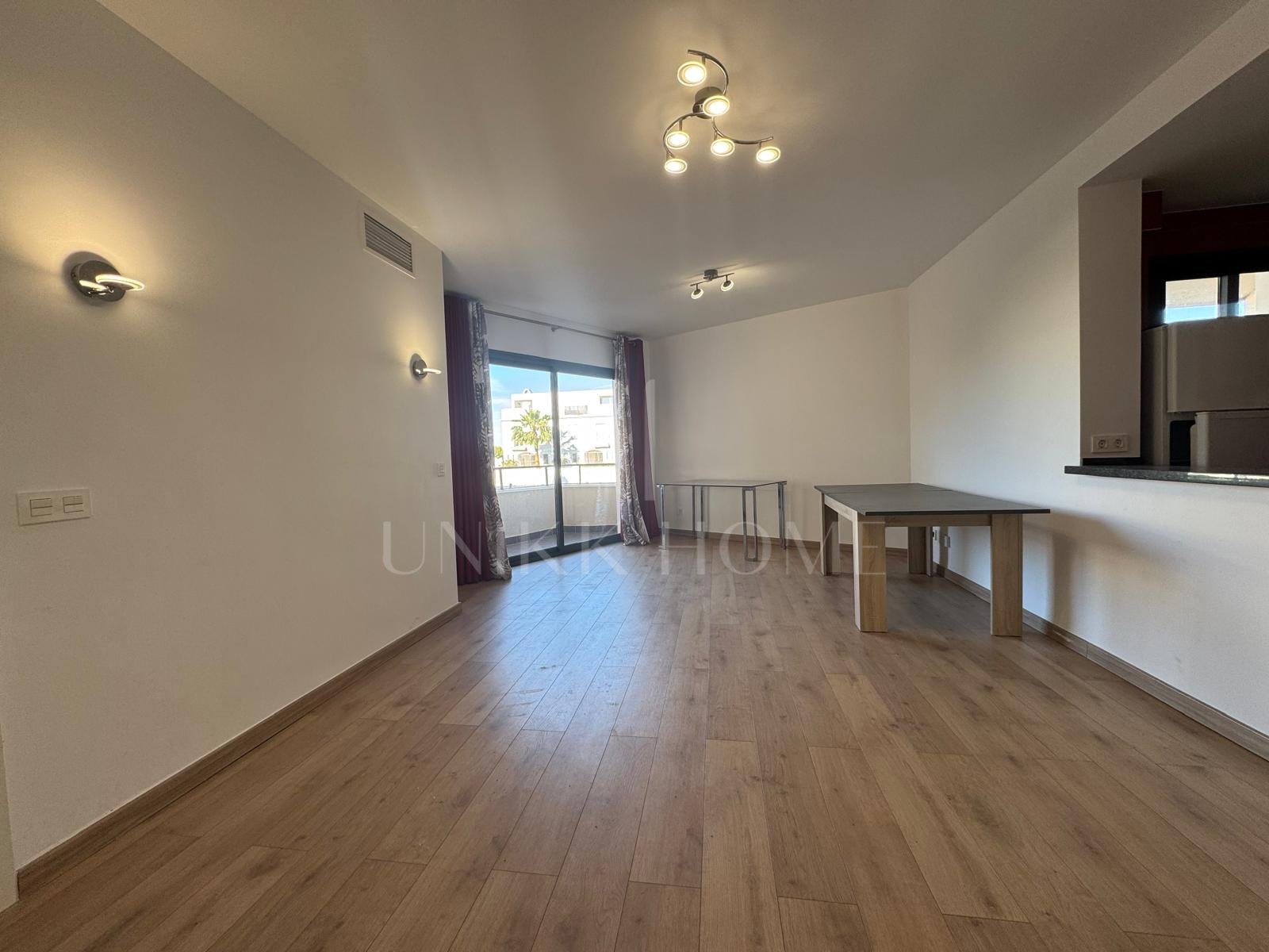 Apartamento Reformado a Solo 20 Metros del Club de Golf Atalaya