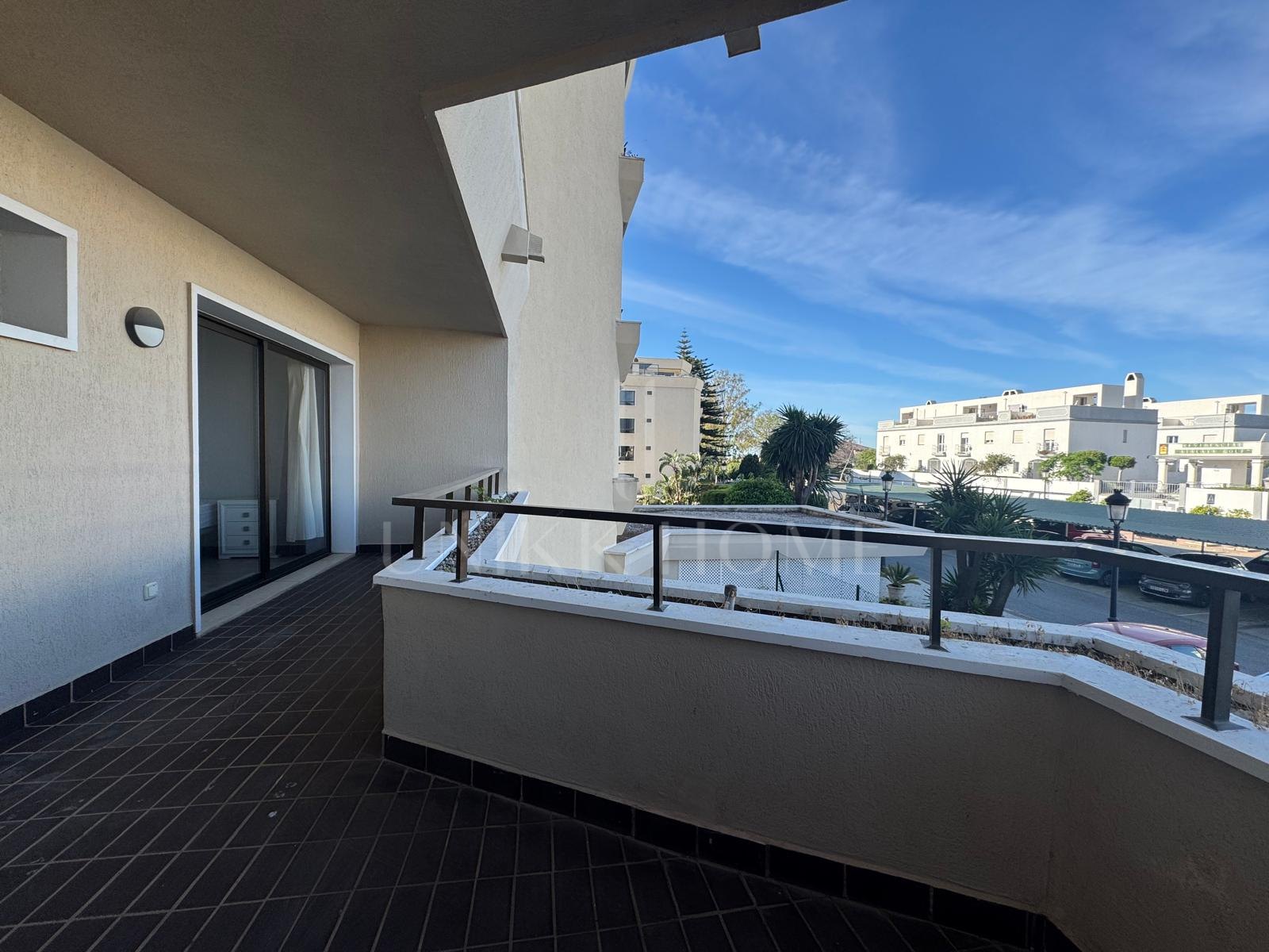 Apartamento Reformado a Solo 20 Metros del Club de Golf Atalaya