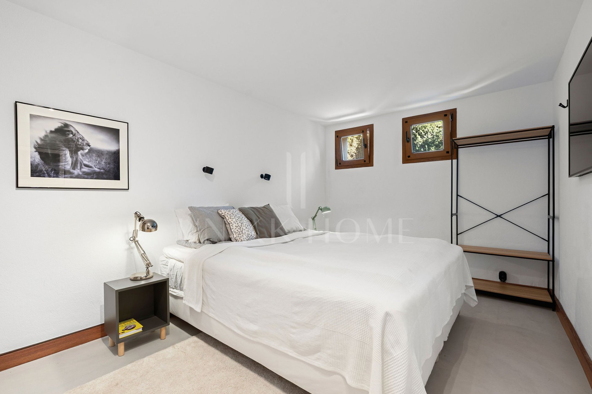 Villa renovada de 4 dormitorios con vistas al mar, piscina privada y jardín mediterráneo en Estepona