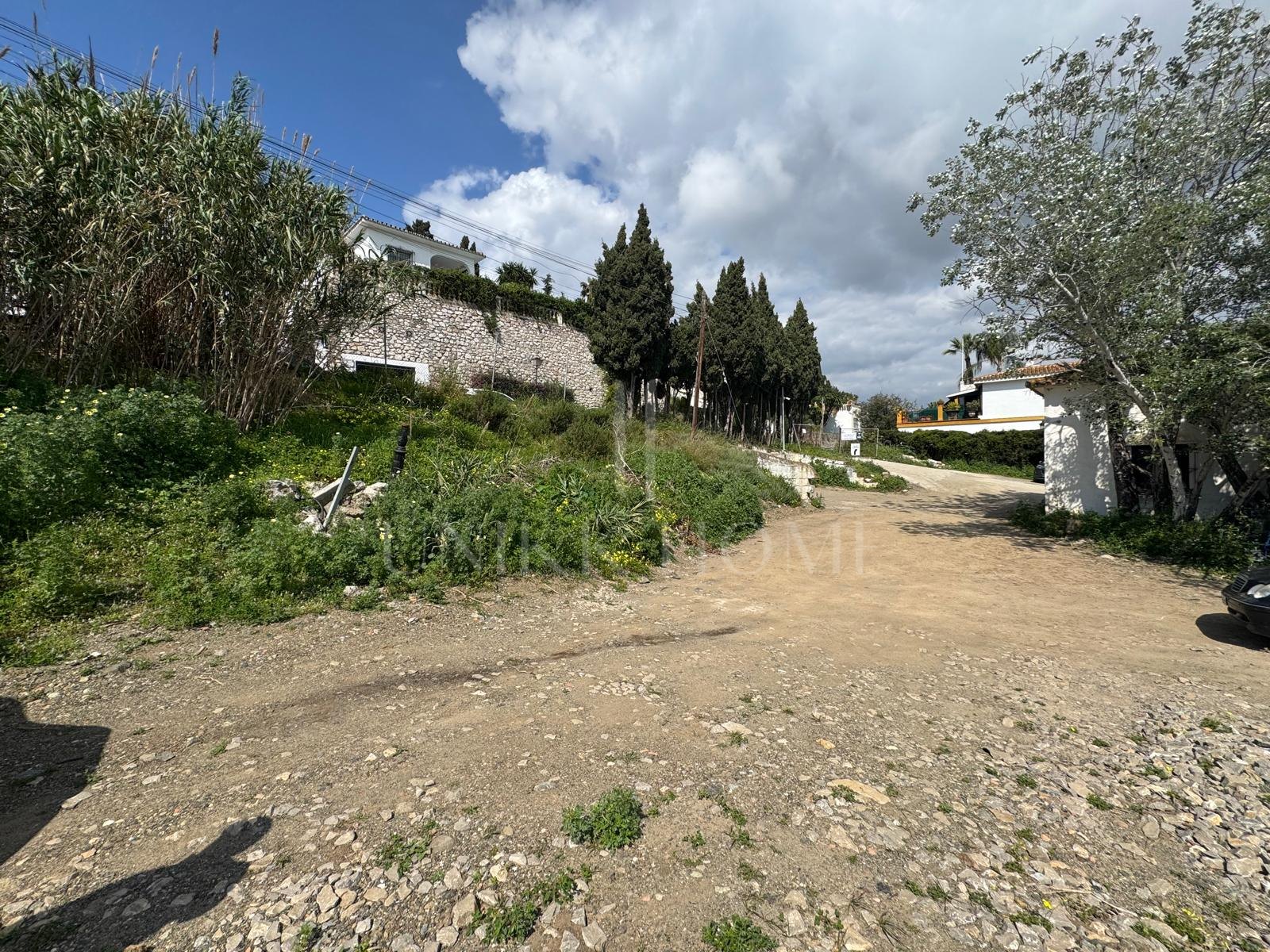 Prime Plot in Unbeatable Location – Walk to Puerto Banús in 3 Minutes