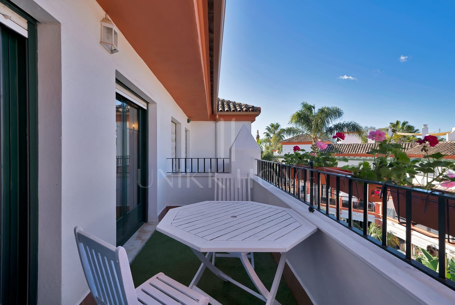 Ático dúplex reformado con vistas al mar en Luna Blanca Golf