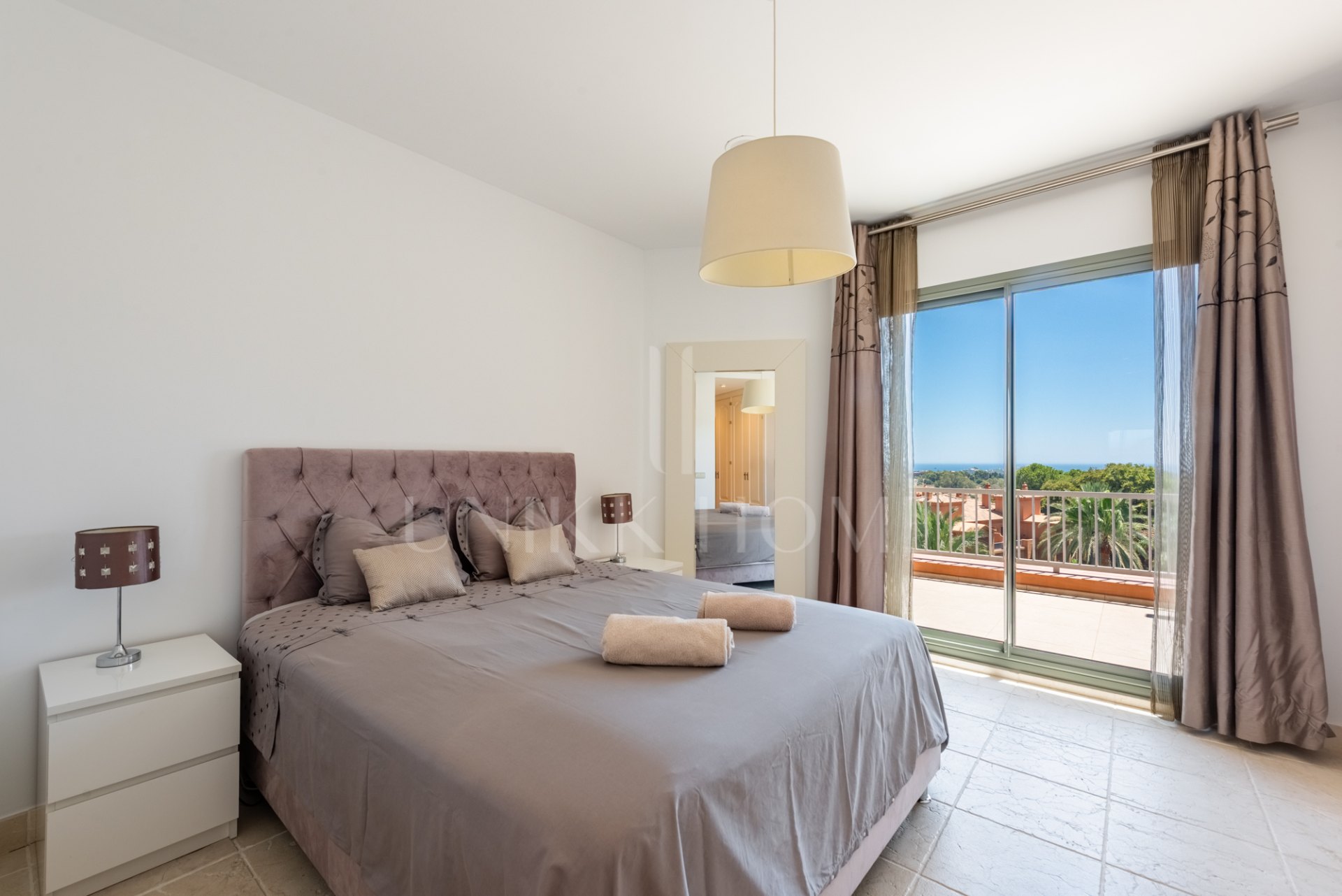 Single-Level Luxury Penthouse with Unrivalled Panoramic Sea and Coastline Views